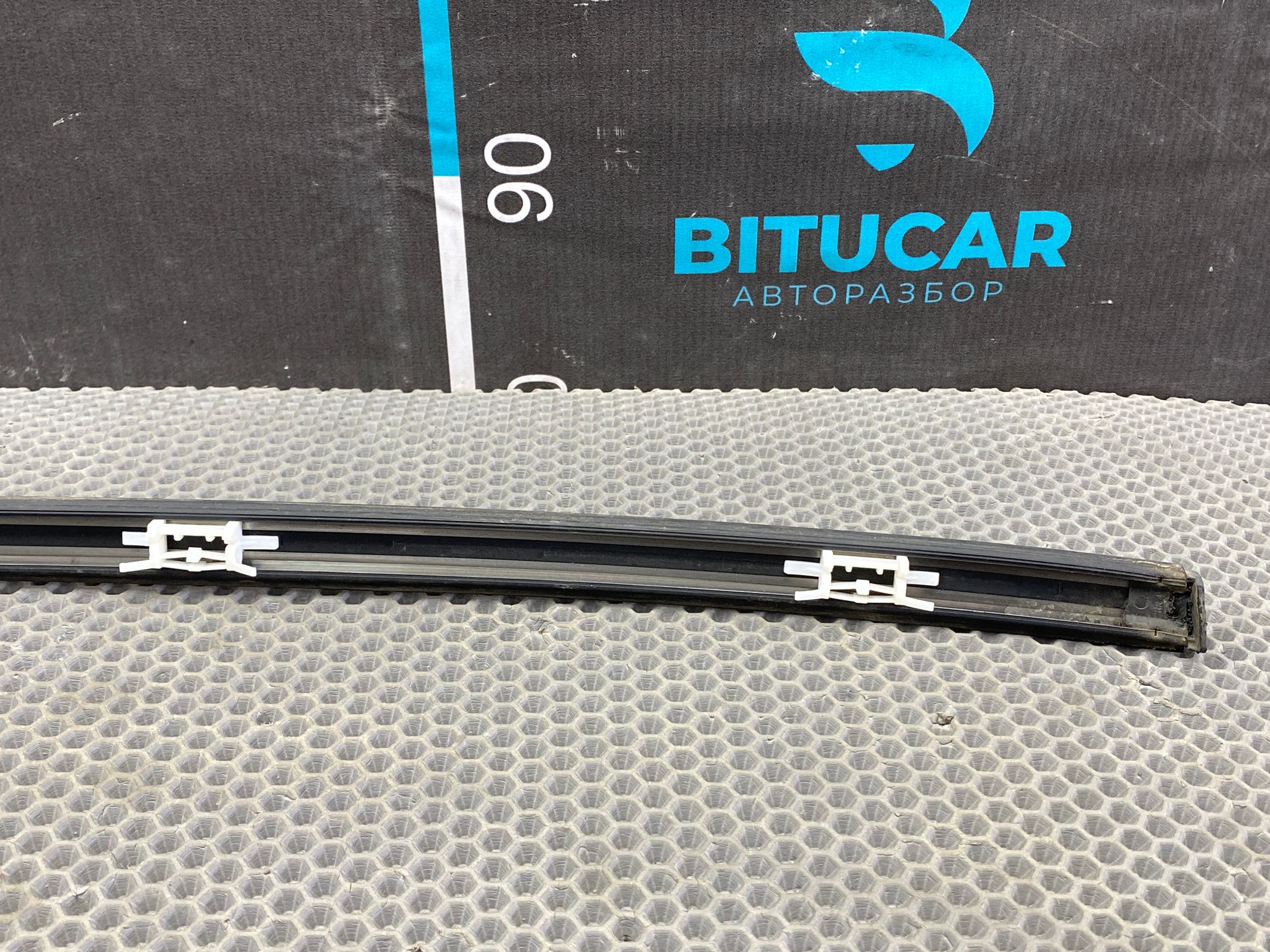 https://ycs.partsauto.market/partsauto-images/thmbs/userImages/c8f07ba63eb5b2f0f6006ea854bf8f7d/part/ebe459e3-a762-4534-b6e6-624d675a5fd2_1777374440560.jpg