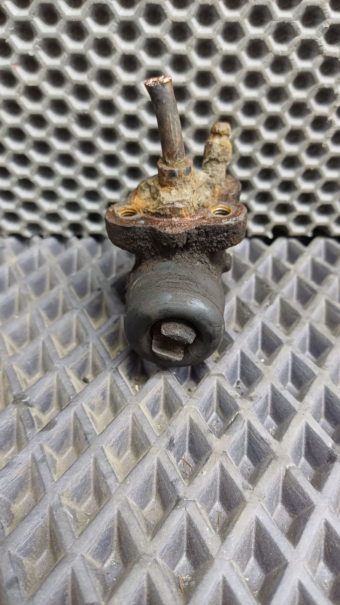 Б/У Цилиндр тормозной задний левый Toyota CARINA E 6 дорест. 1992—1996 1994 Зеленый, 499 рублей, Краснодар