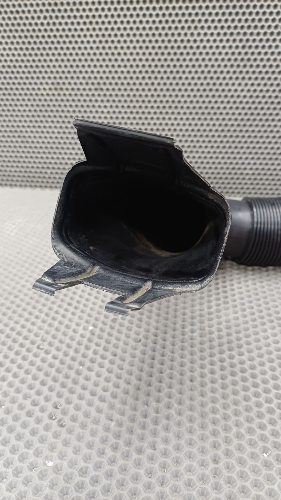 https://ycs.partsauto.market/partsauto-images/thmbs/userImages/c8f07ba63eb5b2f0f6006ea854bf8f7d/part/ec30a316-37c4-4c4c-85e3-259fc730095b_1774179921599.jpg