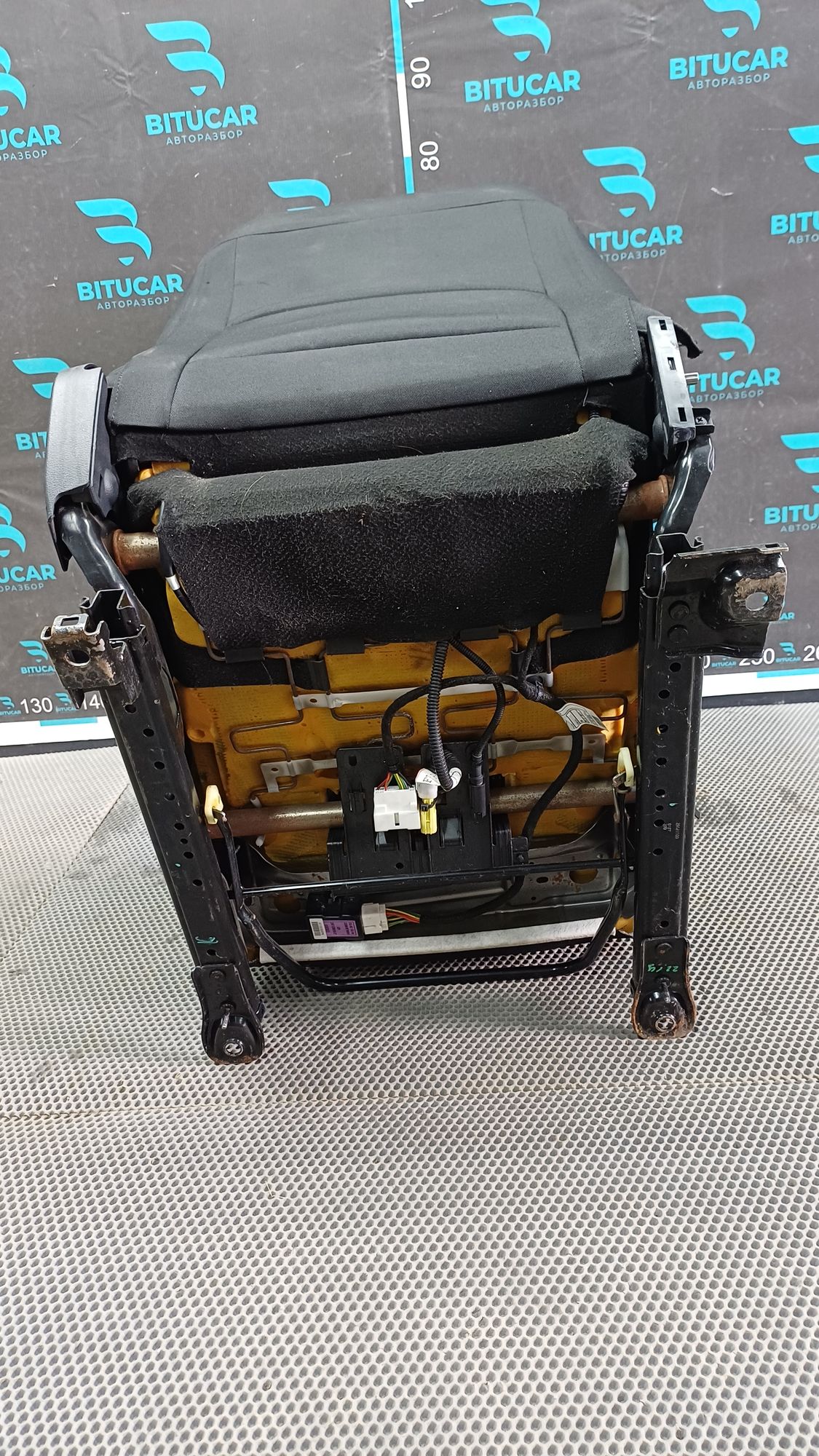 Б/У Сидение переднее правое Kia Ceed 2 JD (G4FG) 1.6L MT 2015 Хэтчбек, 11990 рублей, Краснодар