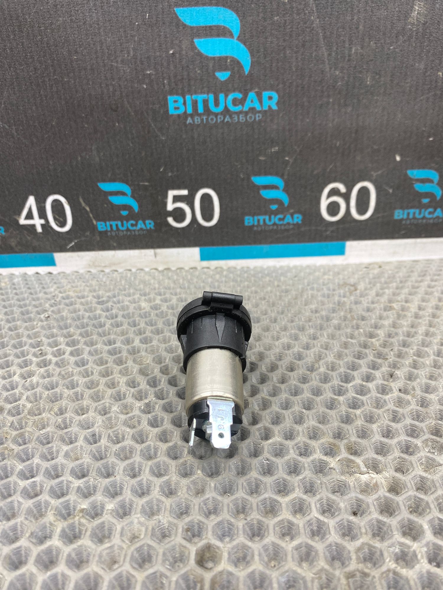https://ycs.partsauto.market/partsauto-images/thmbs/userImages/c8f07ba63eb5b2f0f6006ea854bf8f7d/part/ecd80b9e-ed04-40d9-85f5-ded893c466c3_1767943607180.jpg