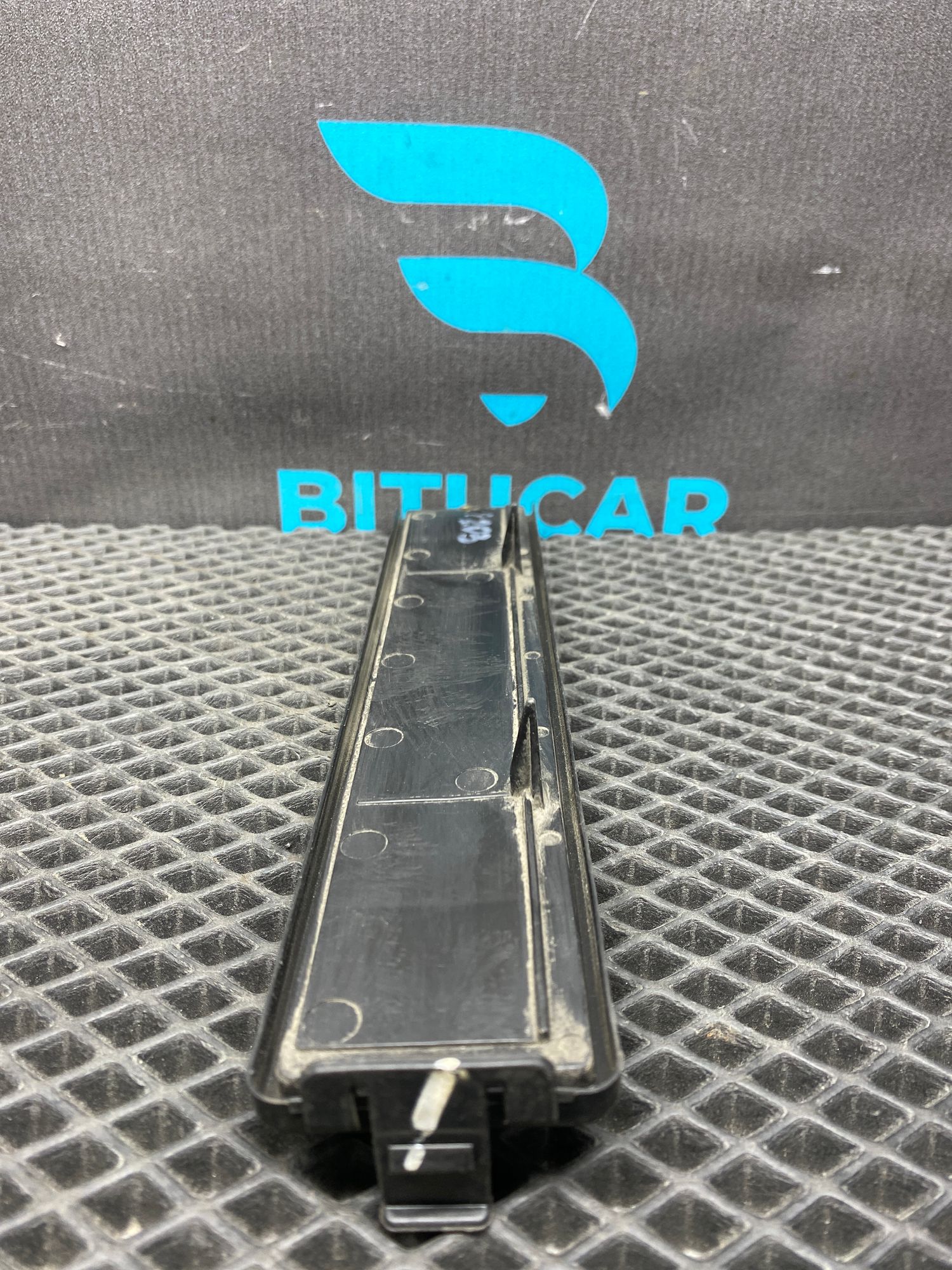 Б/У Крышка корпуса салонного фильтра Kia Optima 4 рест 2019г. 2.0L. G4ND АКПП, 1490 рублей, Краснодар