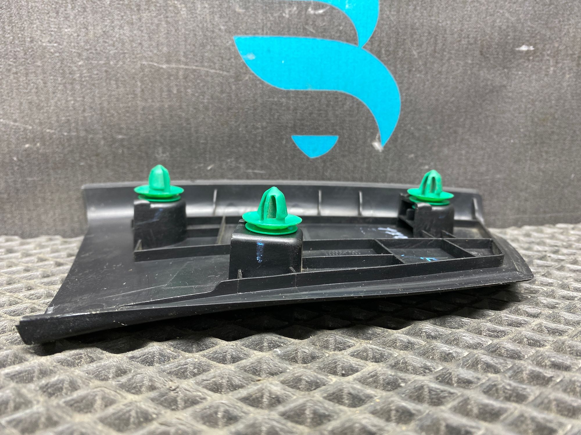 https://ycs.partsauto.market/partsauto-images/thmbs/userImages/c8f07ba63eb5b2f0f6006ea854bf8f7d/part/ed412c1b-bea3-4c95-bcc5-e5a95da122c8_1776934979371.jpg