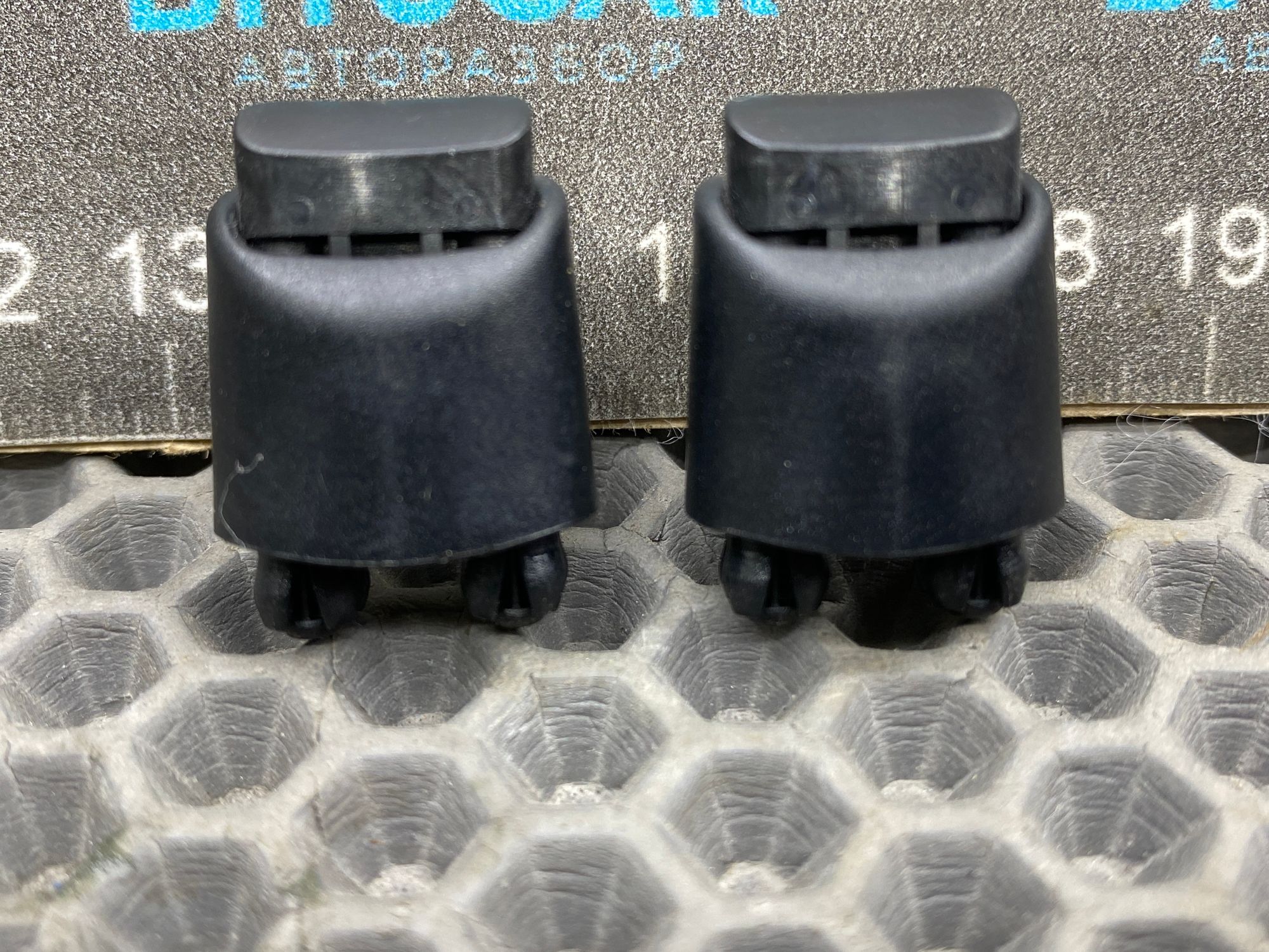 https://ycs.partsauto.market/partsauto-images/thmbs/userImages/c8f07ba63eb5b2f0f6006ea854bf8f7d/part/ed917cc1-4bc0-483e-8d72-ac2efe62d1f3_1777638151571.jpg
