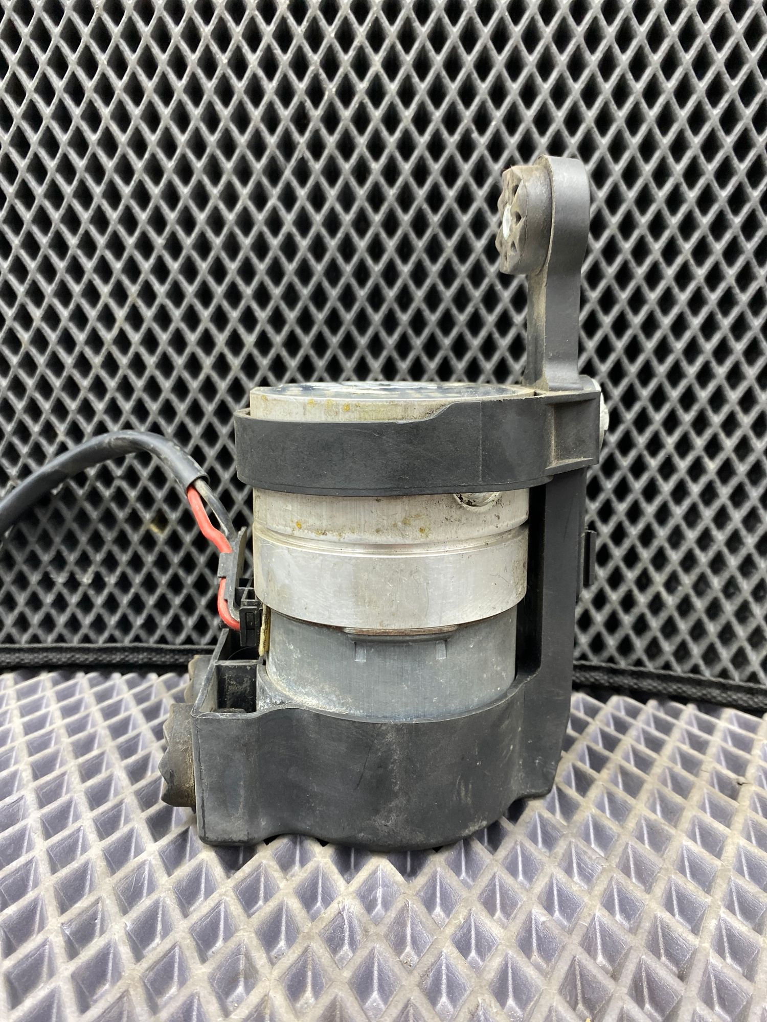 Б/У гидронасос (компрессор) системы DSC BMW 7-Series 4 дорест. 2001—2005 2003 Черный, 3890 рублей, Краснодар