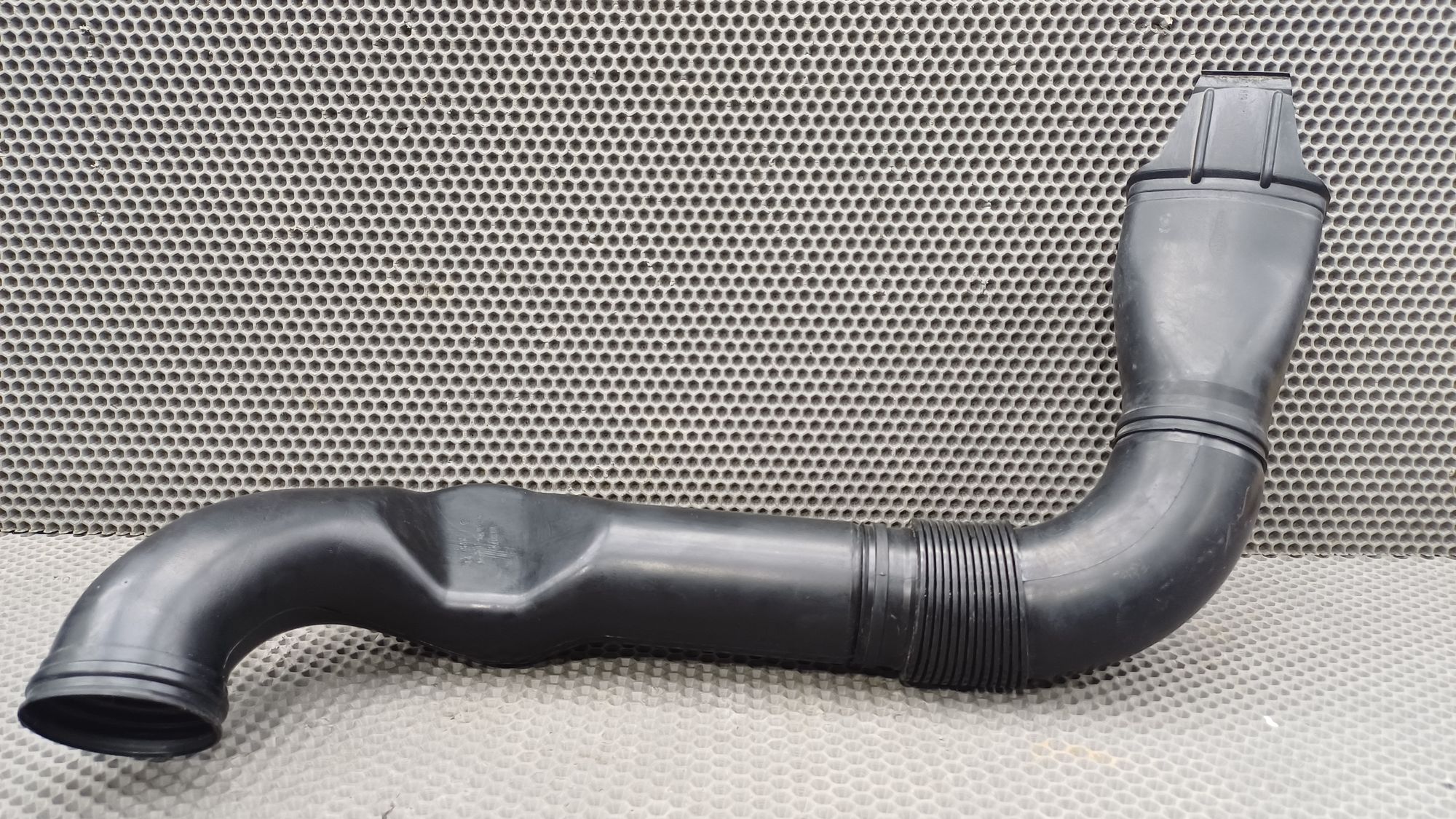 https://ycs.partsauto.market/partsauto-images/thmbs/userImages/c8f07ba63eb5b2f0f6006ea854bf8f7d/part/ee314ba6-61ed-42ad-8ce3-f9103b32d58f_1774179921558.jpg