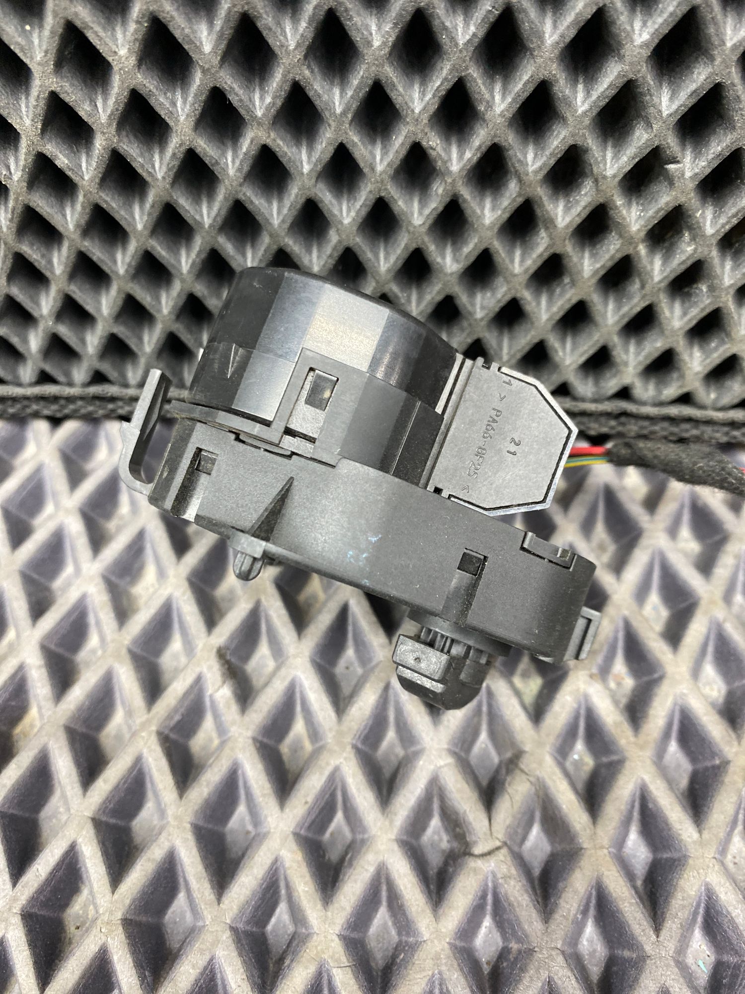 Б/У Сервопривод заслонок отопителя BMW 7-Series 4 дорест. 2001—2005 2003 Черный, 890 рублей, Краснодар