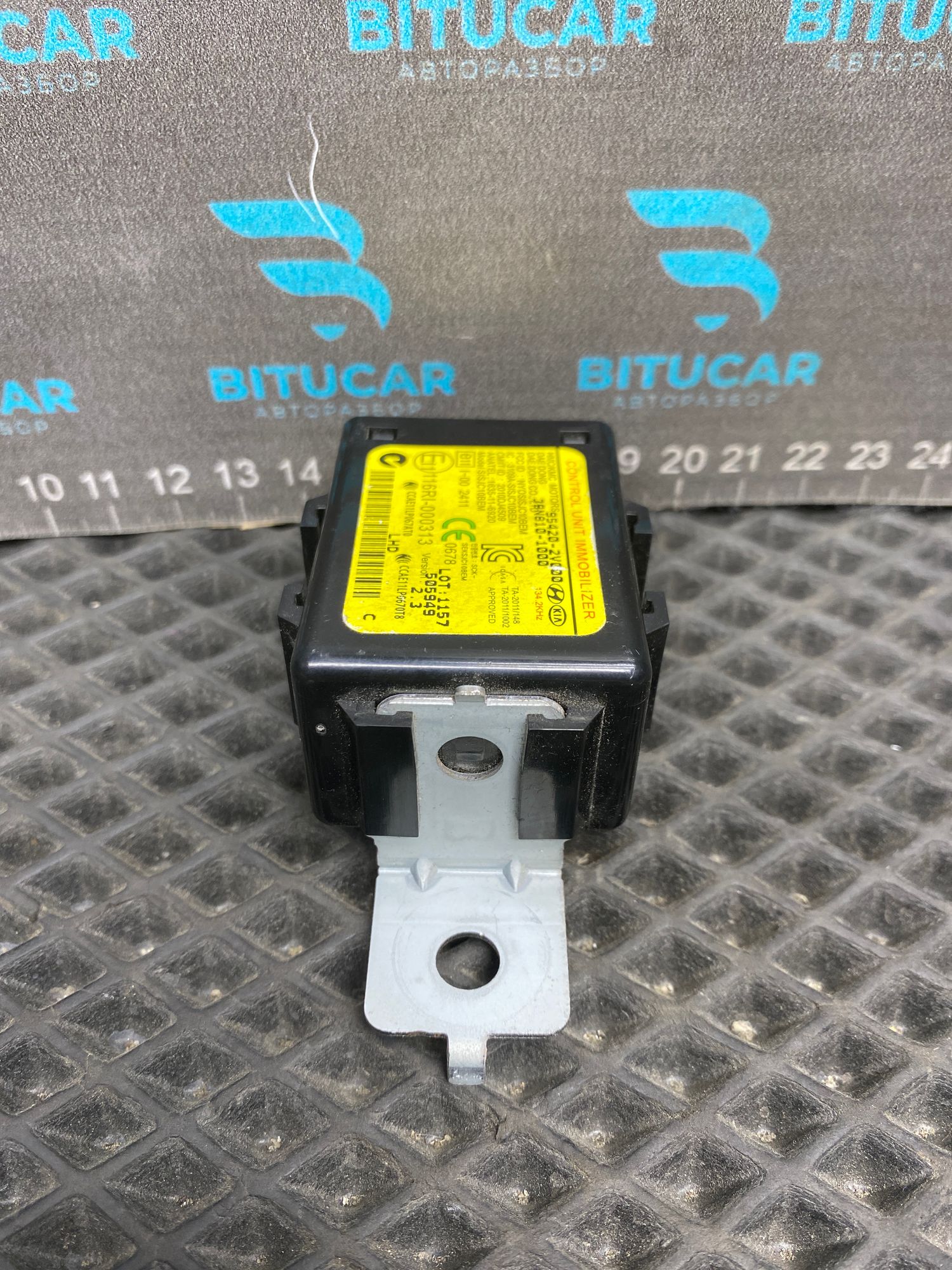 https://ycs.partsauto.market/partsauto-images/thmbs/userImages/c8f07ba63eb5b2f0f6006ea854bf8f7d/part/eef6f38f-bab6-48a7-8c1a-0d538c042e3b_1777550628508.jpg