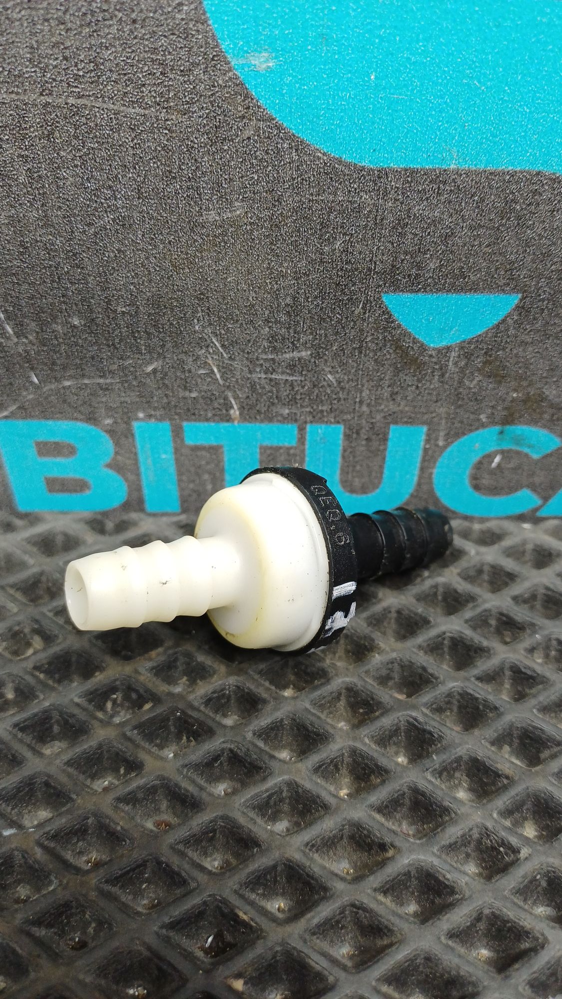 https://ycs.partsauto.market/partsauto-images/thmbs/userImages/c8f07ba63eb5b2f0f6006ea854bf8f7d/part/eefd2f3b-84f0-4f16-94d4-3367a8e9b009_1777126234923.jpg