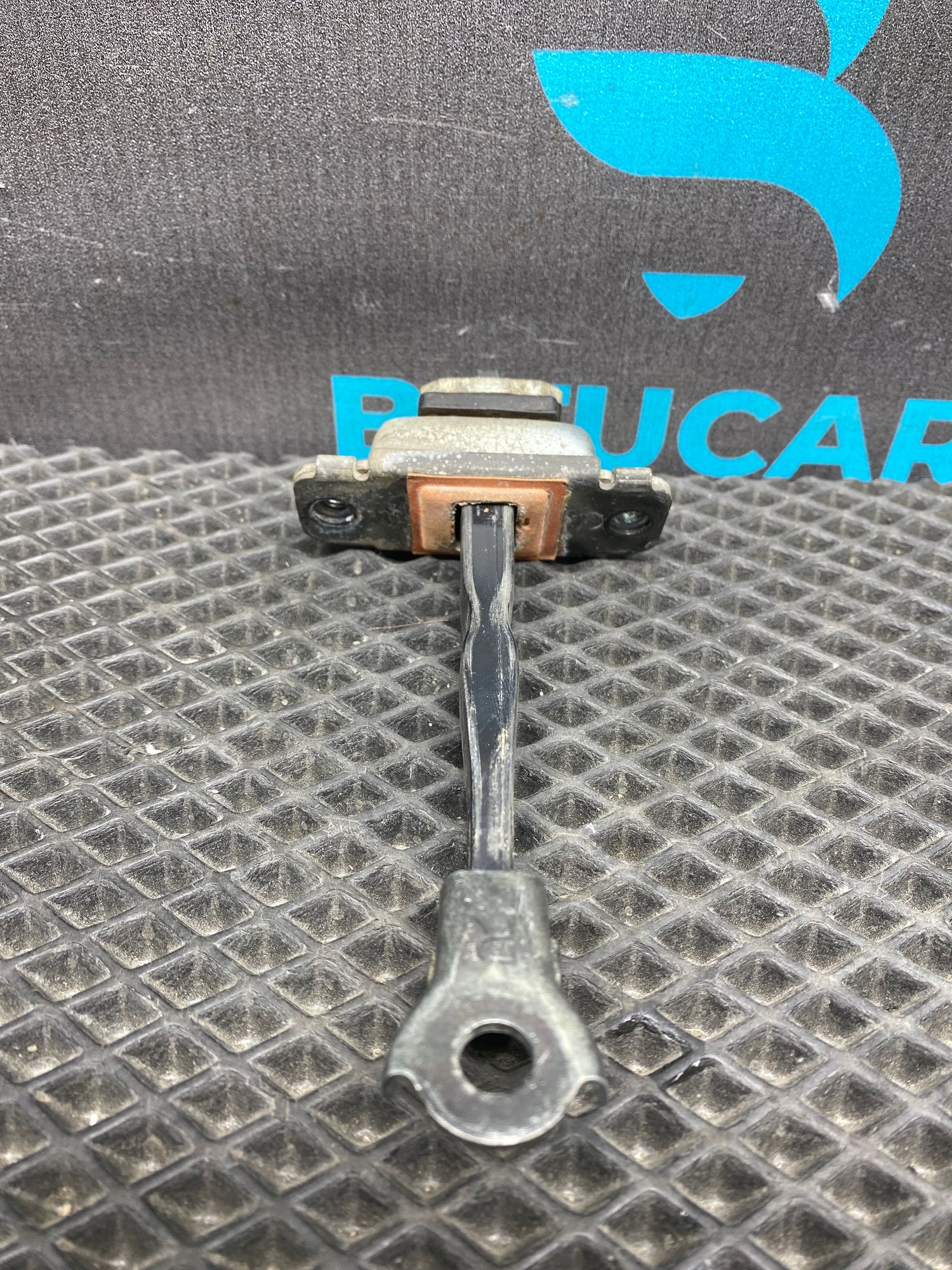 https://ycs.partsauto.market/partsauto-images/thmbs/userImages/c8f07ba63eb5b2f0f6006ea854bf8f7d/part/ef0a40fb-10ab-4ffb-9240-59f4566a3804_1776854403861.jpg