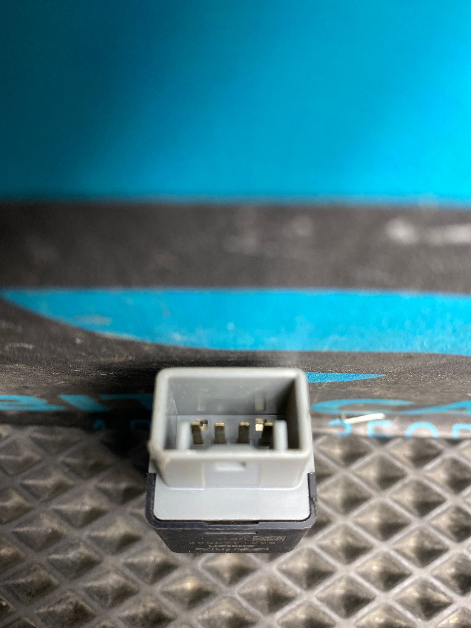 https://ycs.partsauto.market/partsauto-images/thmbs/userImages/c8f07ba63eb5b2f0f6006ea854bf8f7d/part/ef77e80b-ce8e-45d2-90de-43298e2bb229_1777550170065.jpg