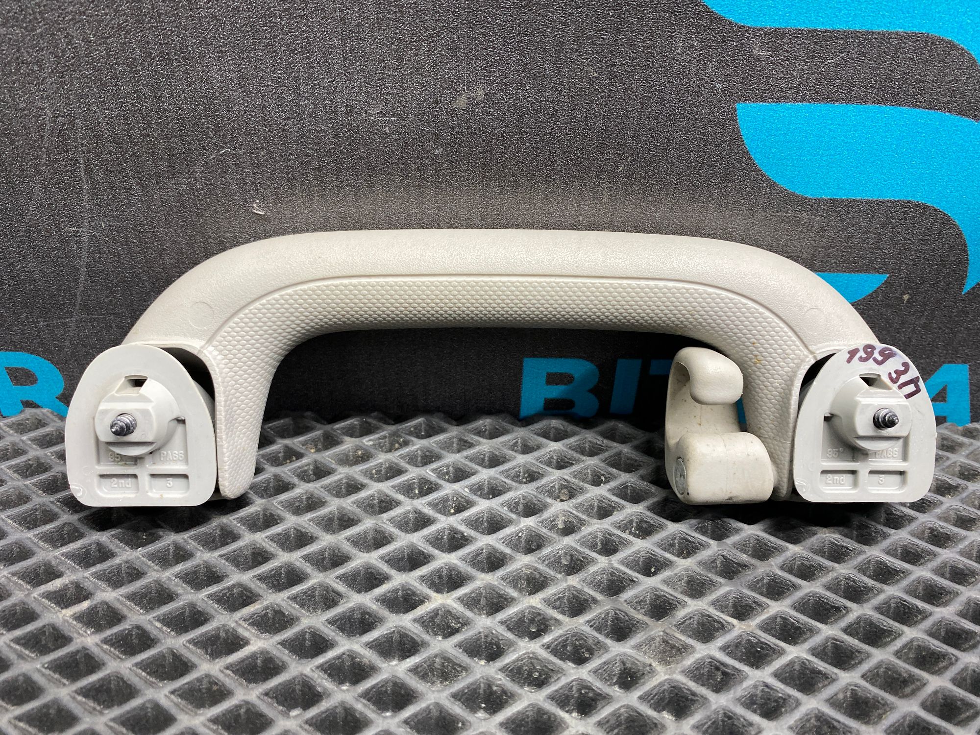 Б/У Ручка потолочная задняя Kia Ceed 2 JD (G4FG) 1.6L MT 2012 Универсал, 499 рублей, Краснодар