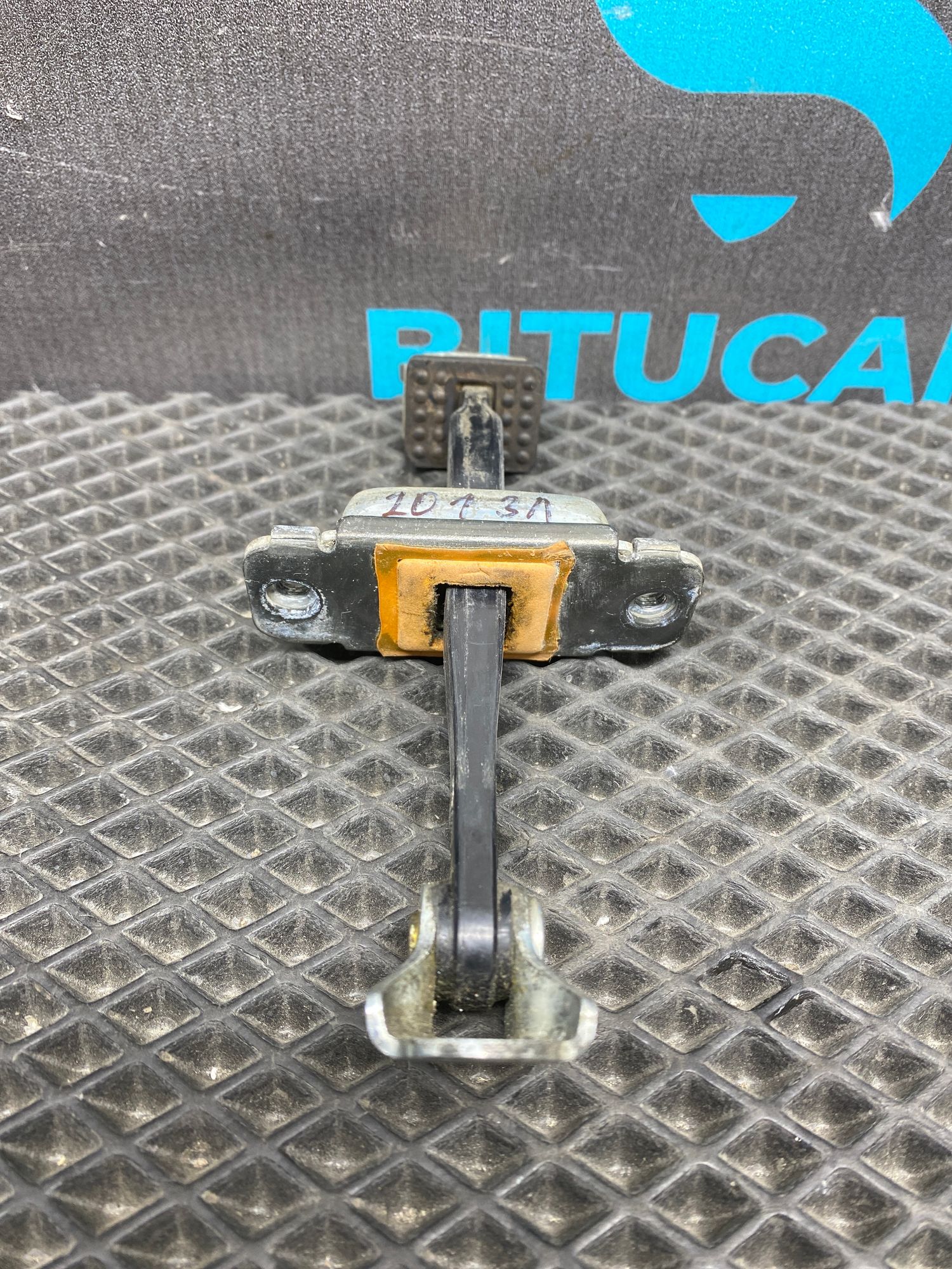 https://ycs.partsauto.market/partsauto-images/thmbs/userImages/c8f07ba63eb5b2f0f6006ea854bf8f7d/part/f0258496-117d-4b68-be1c-1fd0e2bb9476_1776854185726.jpg