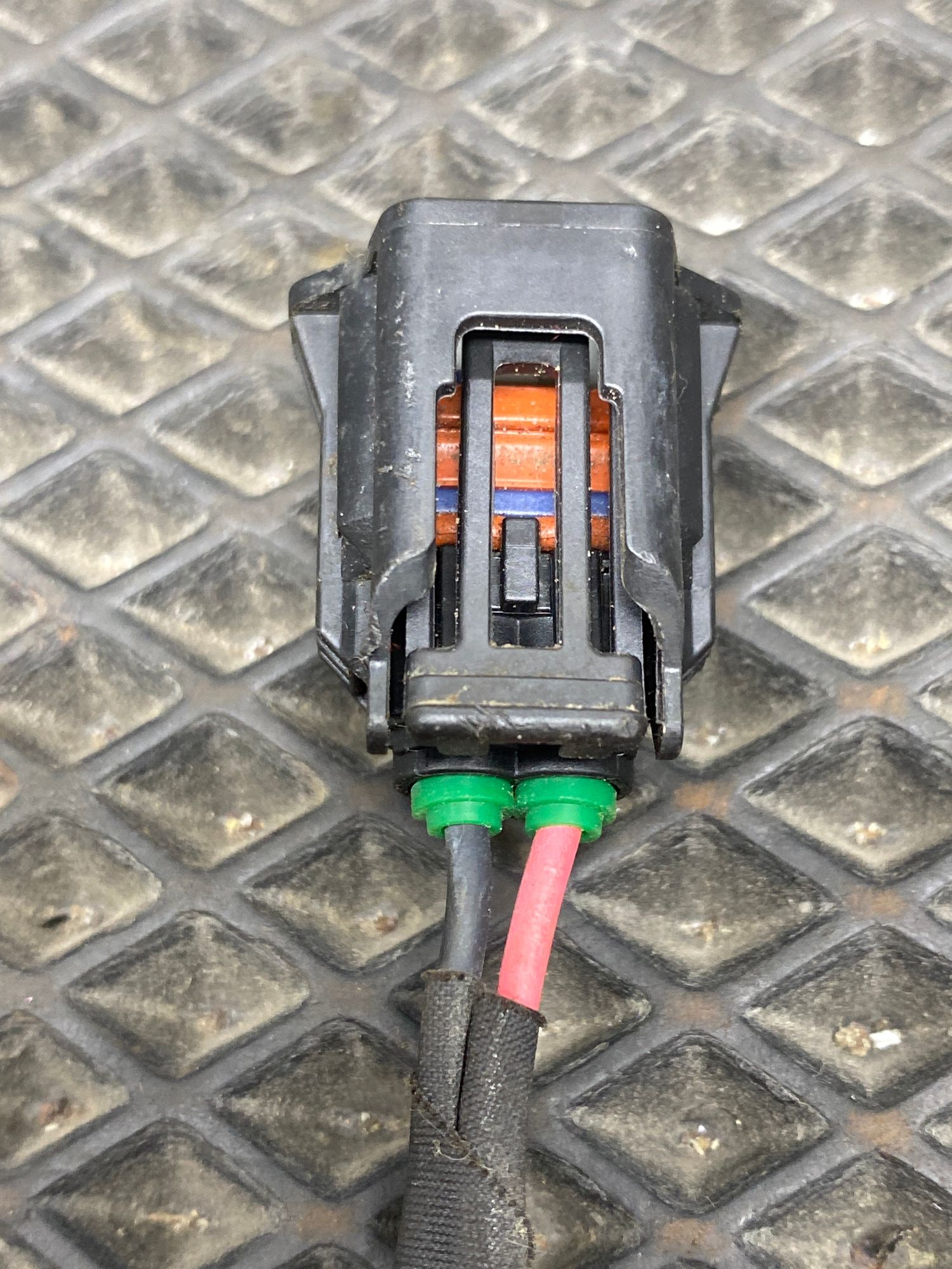 https://ycs.partsauto.market/partsauto-images/thmbs/userImages/c8f07ba63eb5b2f0f6006ea854bf8f7d/part/f030afcb-e6d0-4042-9abc-ba85d8bac085_1777205991438.jpg