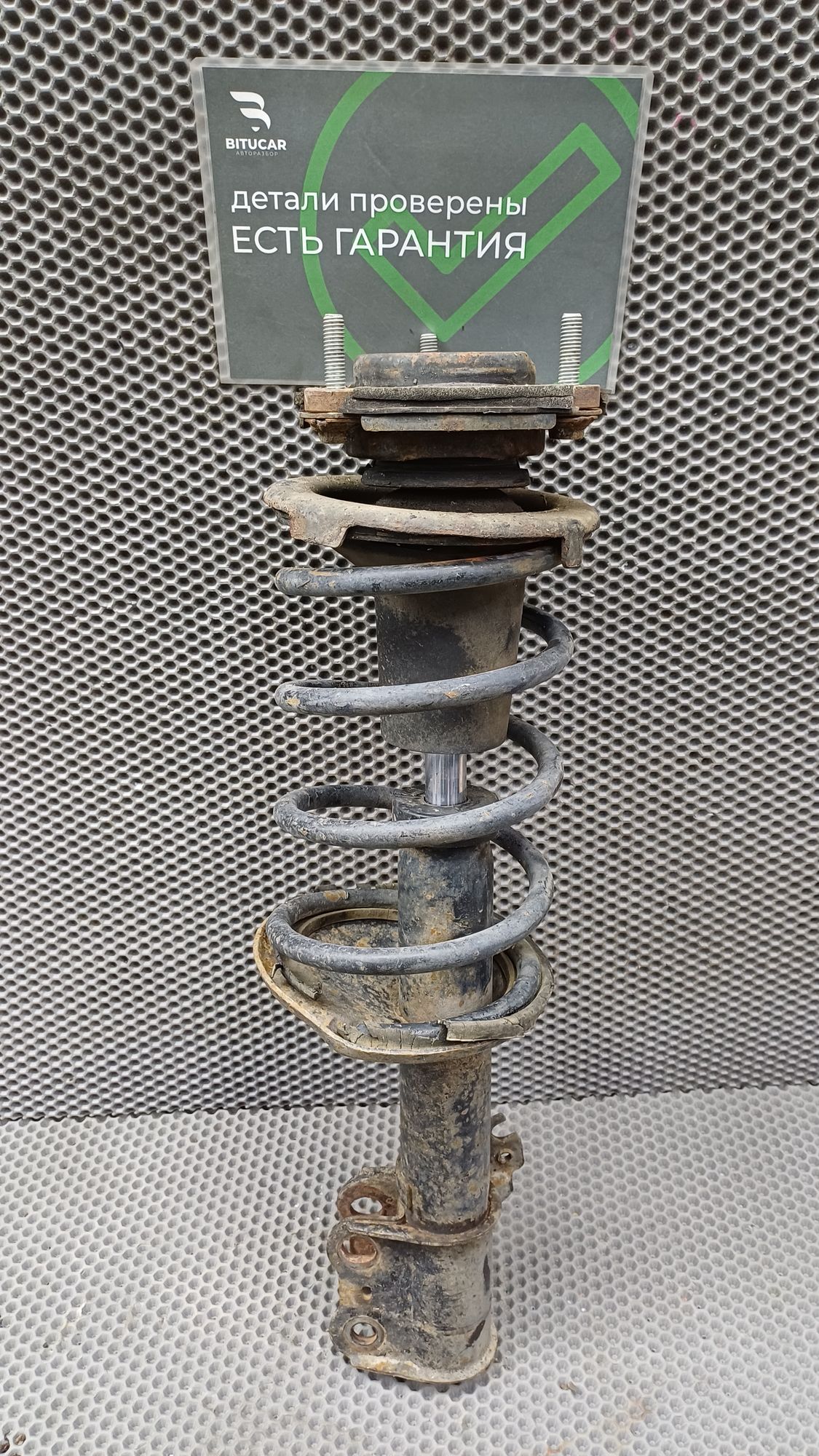 Б/У Стойка амортизатора передняя левая Toyota CARINA E 6 дорест. 1992—1996 1994 Зеленый, 2990 рублей, Краснодар