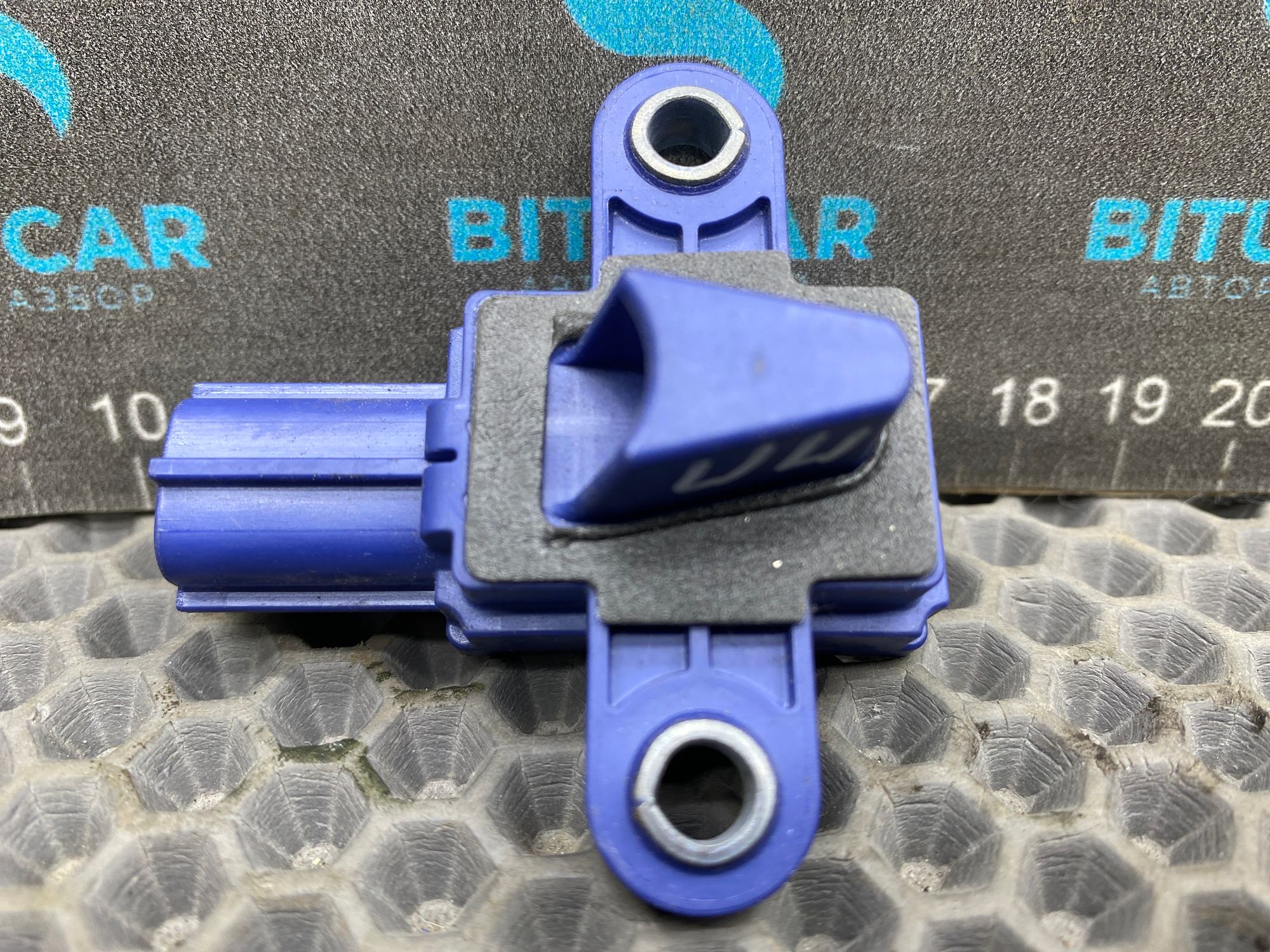 https://ycs.partsauto.market/partsauto-images/thmbs/userImages/c8f07ba63eb5b2f0f6006ea854bf8f7d/part/f080f7b0-6a34-406e-a928-ea6d100fff83_1777629896693.jpg