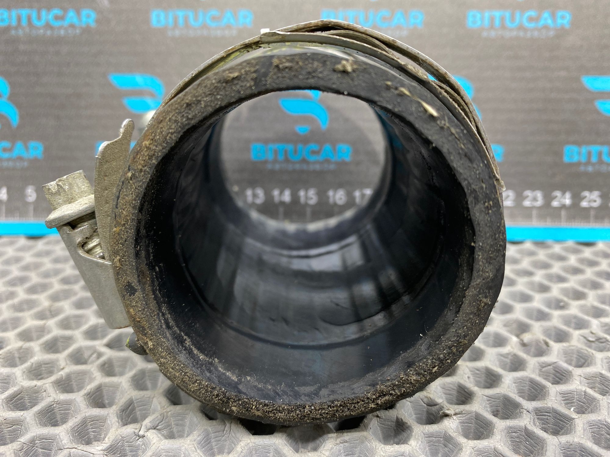 https://ycs.partsauto.market/partsauto-images/thmbs/userImages/c8f07ba63eb5b2f0f6006ea854bf8f7d/part/f099cccb-f53f-40fa-bfcd-61a289d4d1c3_1777816955892.jpg