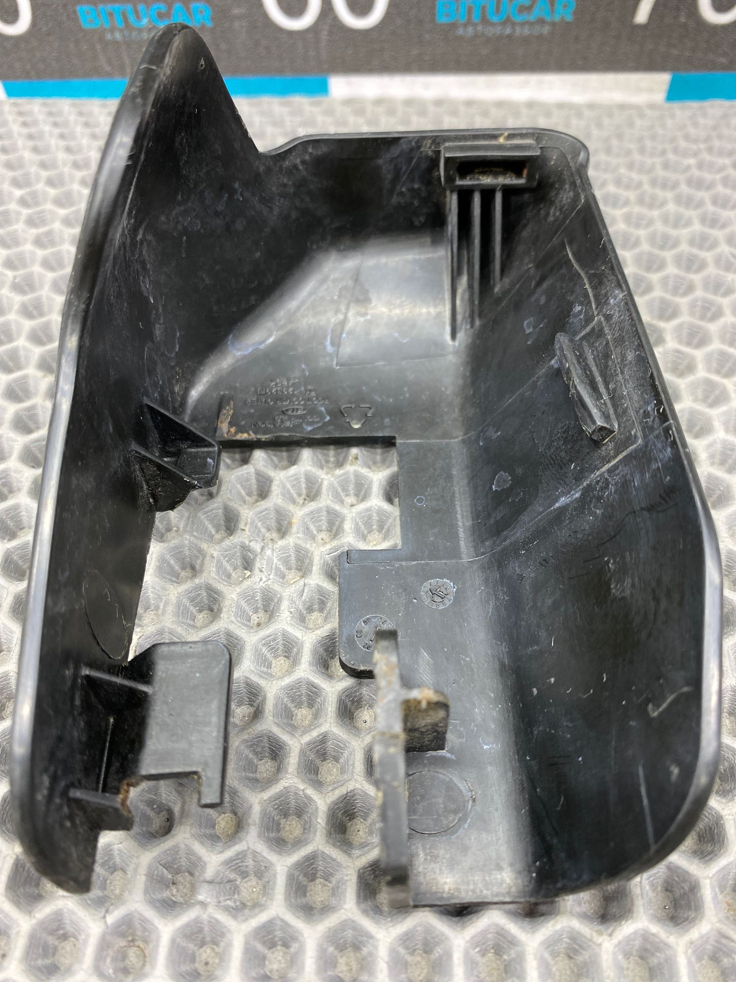 https://ycs.partsauto.market/partsauto-images/thmbs/userImages/c8f07ba63eb5b2f0f6006ea854bf8f7d/part/f127f9b2-31b1-4af9-8b9e-a0e0fb86710c_1775036011378.jpg