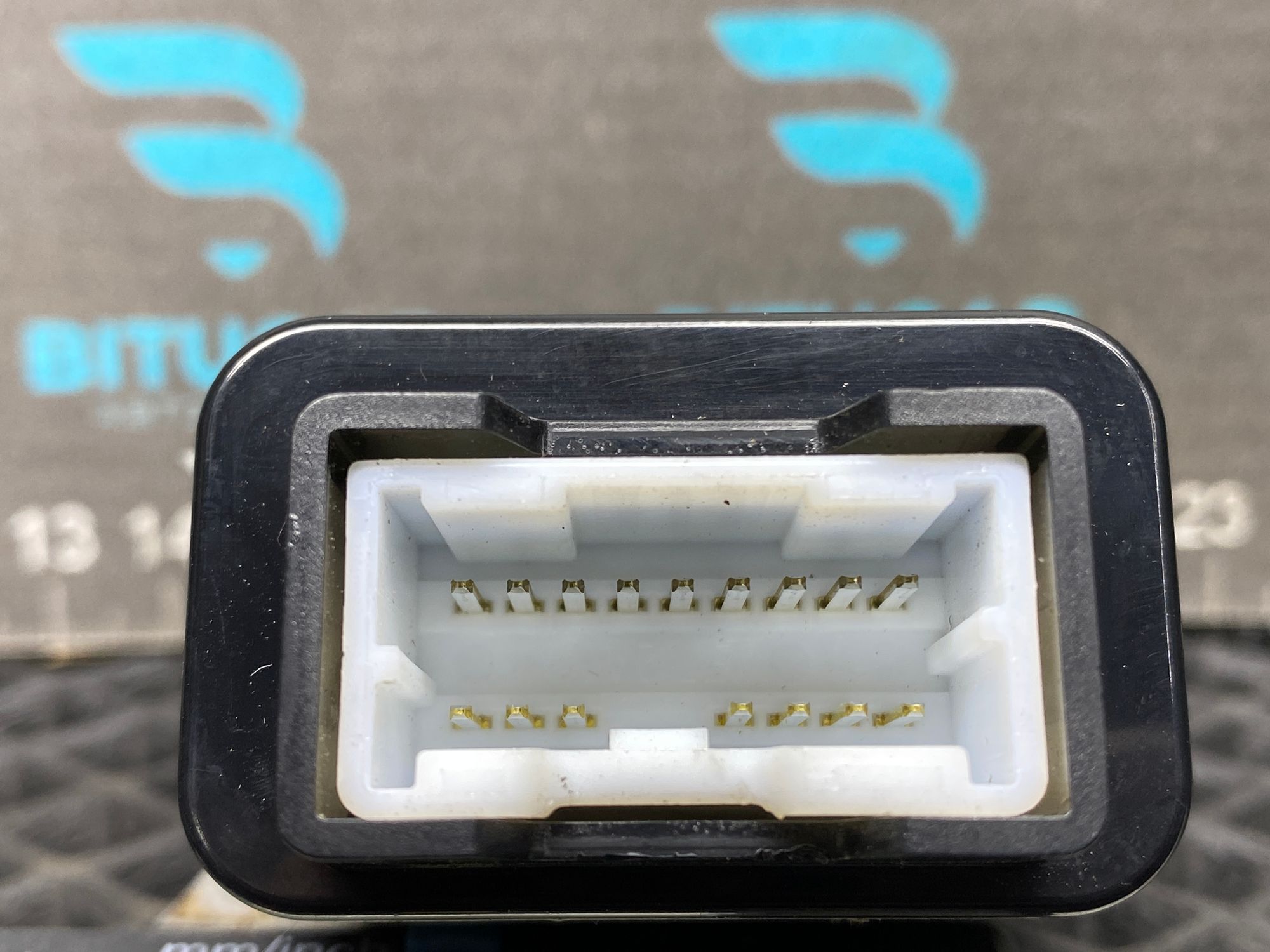 https://ycs.partsauto.market/partsauto-images/thmbs/userImages/c8f07ba63eb5b2f0f6006ea854bf8f7d/part/f18d2ee4-bad7-476c-ae59-0377bdedb65c_1777293496286.jpg