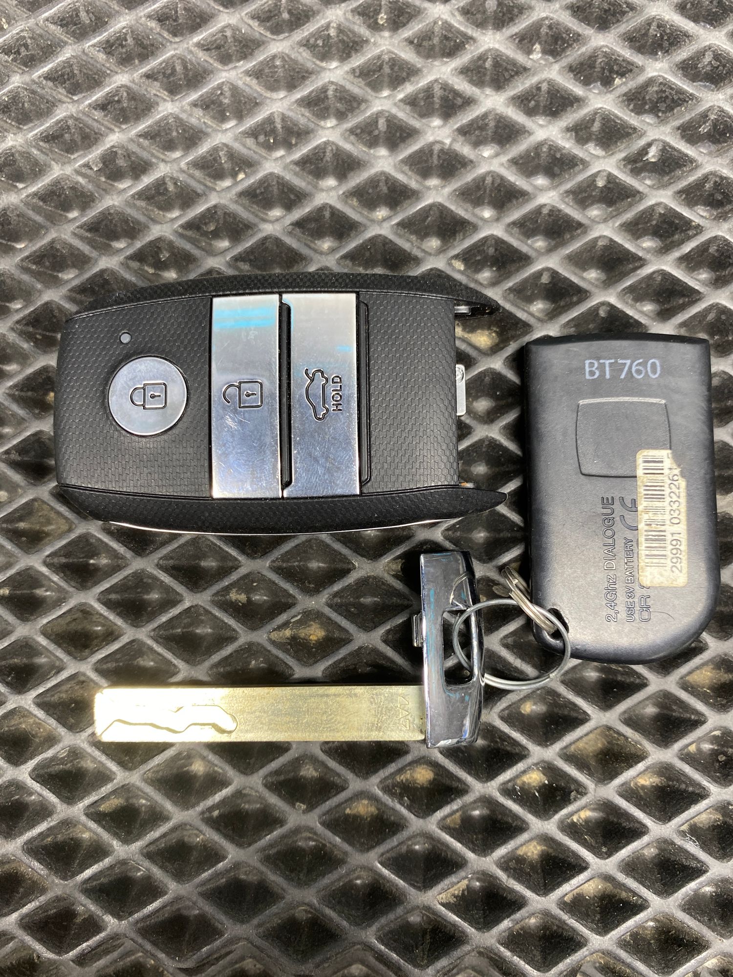 https://ycs.partsauto.market/partsauto-images/thmbs/userImages/c8f07ba63eb5b2f0f6006ea854bf8f7d/part/f195ad71-e478-496a-8e6d-c196669404d3_1777721225892.jpg