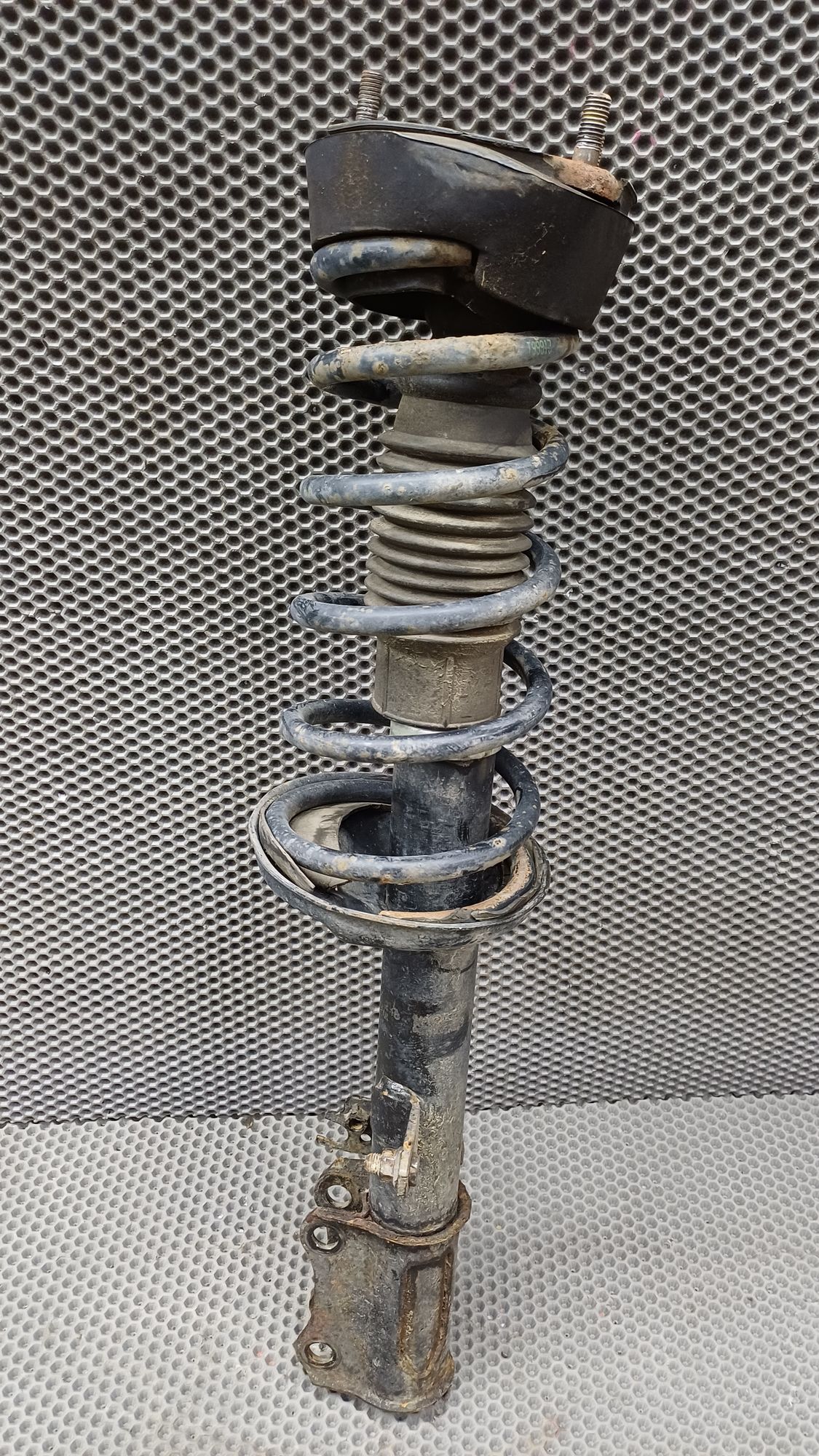 Б/У Амортизатор задний левый в сборе с пружиной Toyota CARINA E 6 дорест. 1992—1996 1994 Зеленый, 2490 рублей, Краснодар