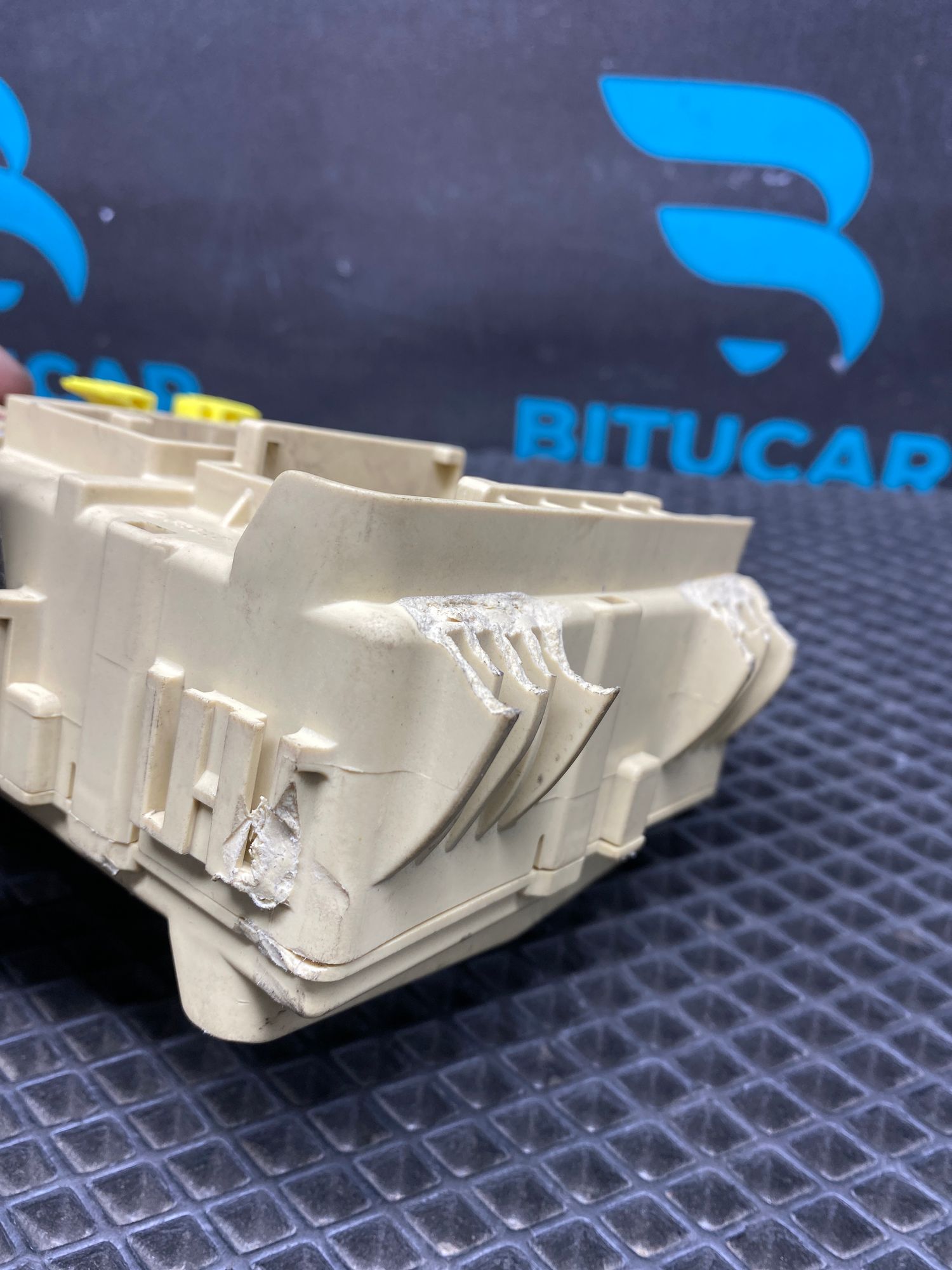 https://ycs.partsauto.market/partsauto-images/thmbs/userImages/c8f07ba63eb5b2f0f6006ea854bf8f7d/part/f23348d7-17bb-470e-9ac2-d01615e7cf69_1776855181510.jpg