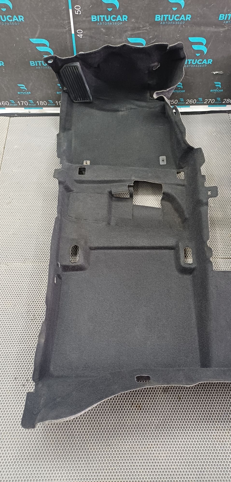 https://ycs.partsauto.market/partsauto-images/thmbs/userImages/c8f07ba63eb5b2f0f6006ea854bf8f7d/part/f24b9060-a8d4-4ec5-9c03-93b92c7e7018_1777467670795.jpg