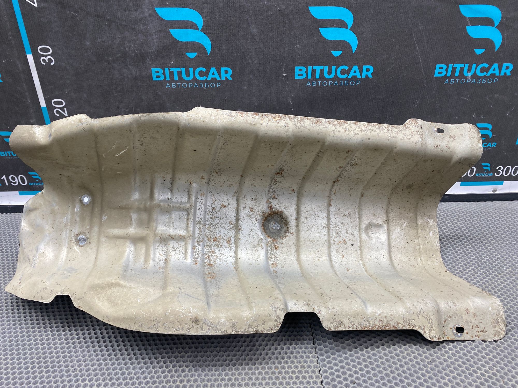 https://ycs.partsauto.market/partsauto-images/thmbs/userImages/c8f07ba63eb5b2f0f6006ea854bf8f7d/part/f330dfcd-fb7e-411a-ab1a-e4948b192a72_1774869486348.jpg