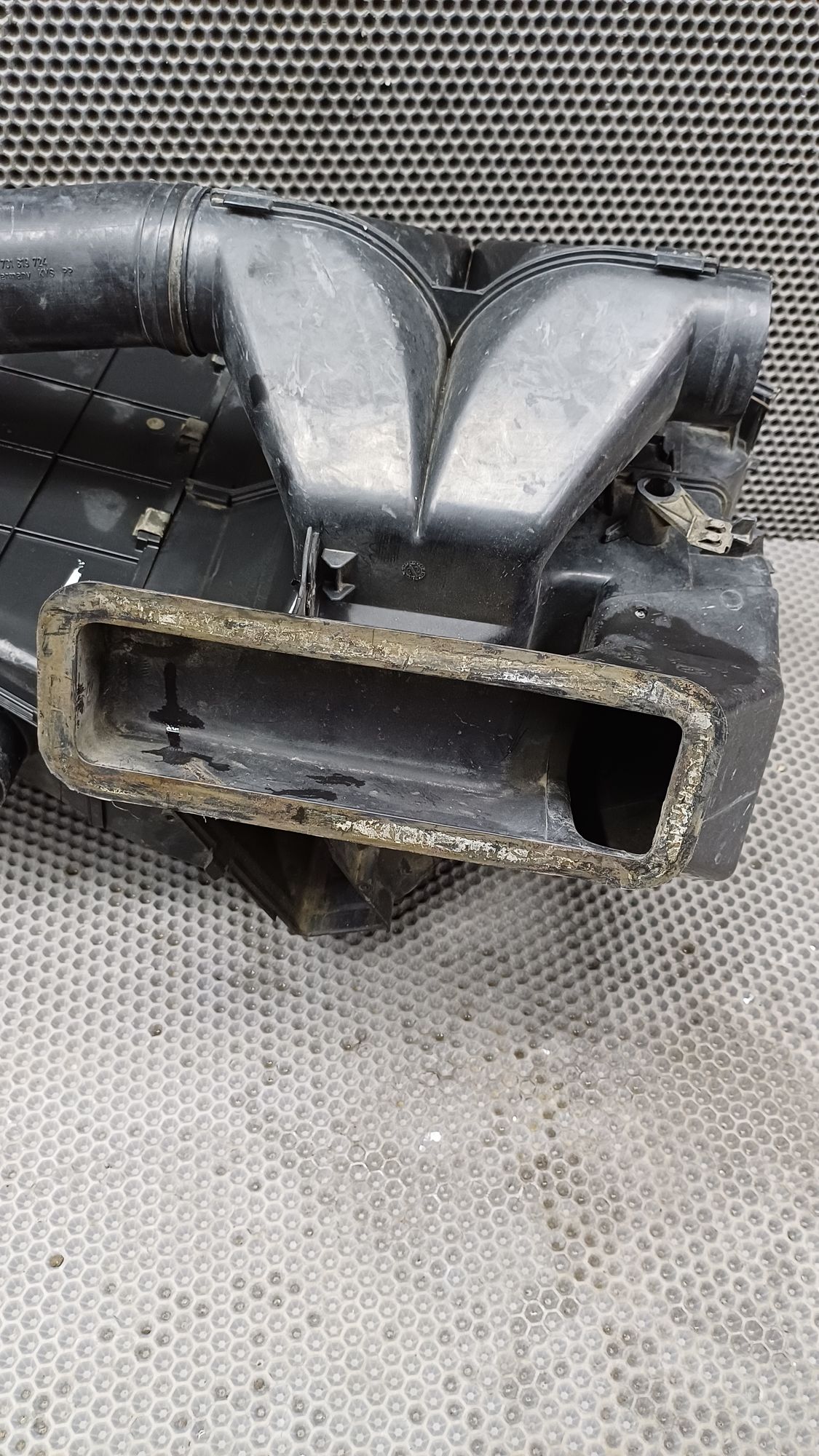 https://ycs.partsauto.market/partsauto-images/thmbs/userImages/c8f07ba63eb5b2f0f6006ea854bf8f7d/part/f35a7093-fa80-4c55-ba04-3905e27f4502_1774363156187.jpg