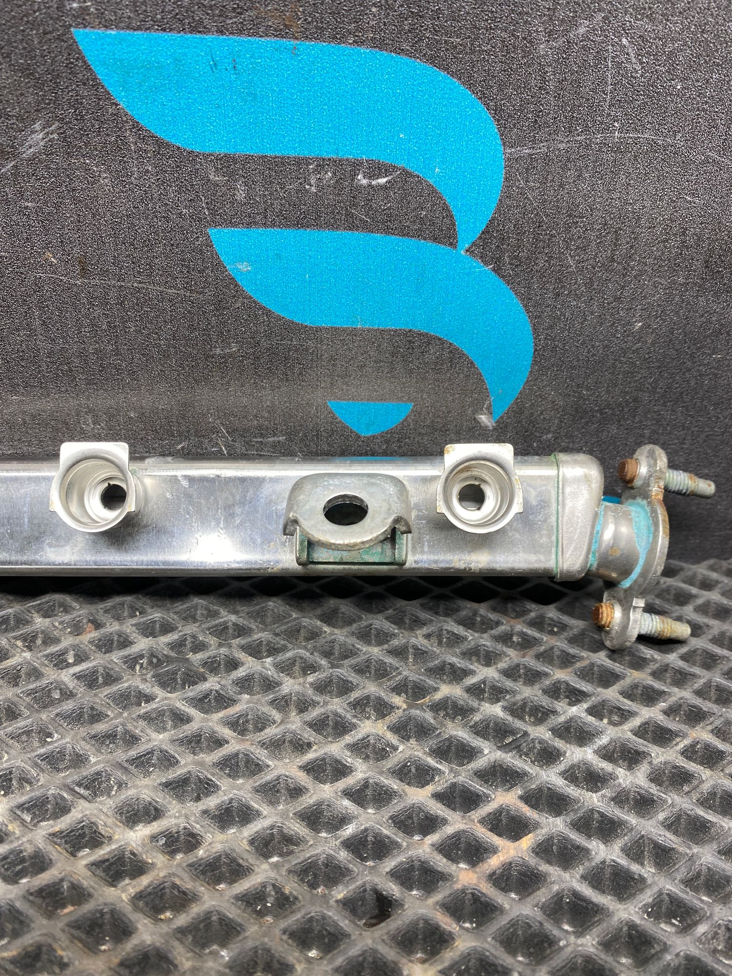 https://ycs.partsauto.market/partsauto-images/thmbs/userImages/c8f07ba63eb5b2f0f6006ea854bf8f7d/part/f3eaebda-39ea-48bb-9251-bc507d366b4c_1777116064112.jpg