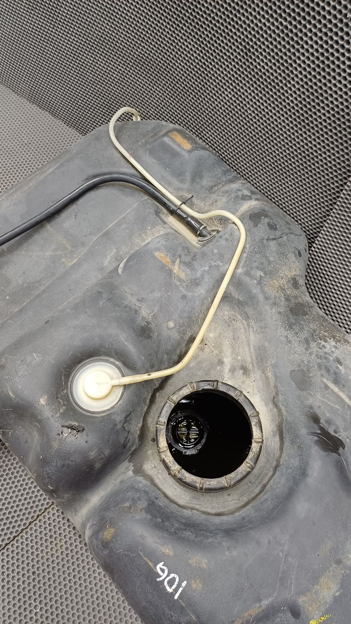https://ycs.partsauto.market/partsauto-images/thmbs/userImages/c8f07ba63eb5b2f0f6006ea854bf8f7d/part/f4a40af6-9b73-4ae1-bd4e-d72ab633cc17_1774437485752.jpg