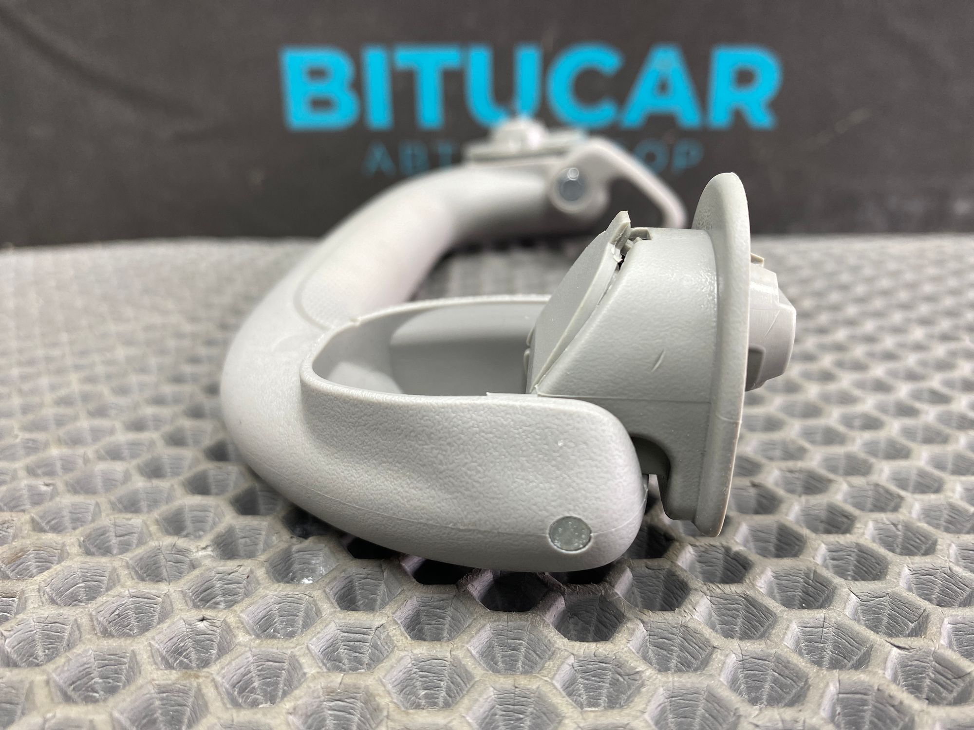 https://ycs.partsauto.market/partsauto-images/thmbs/userImages/c8f07ba63eb5b2f0f6006ea854bf8f7d/part/f4e76a3e-599f-4682-87e7-c8e8fd43e254_1777534233191.jpg