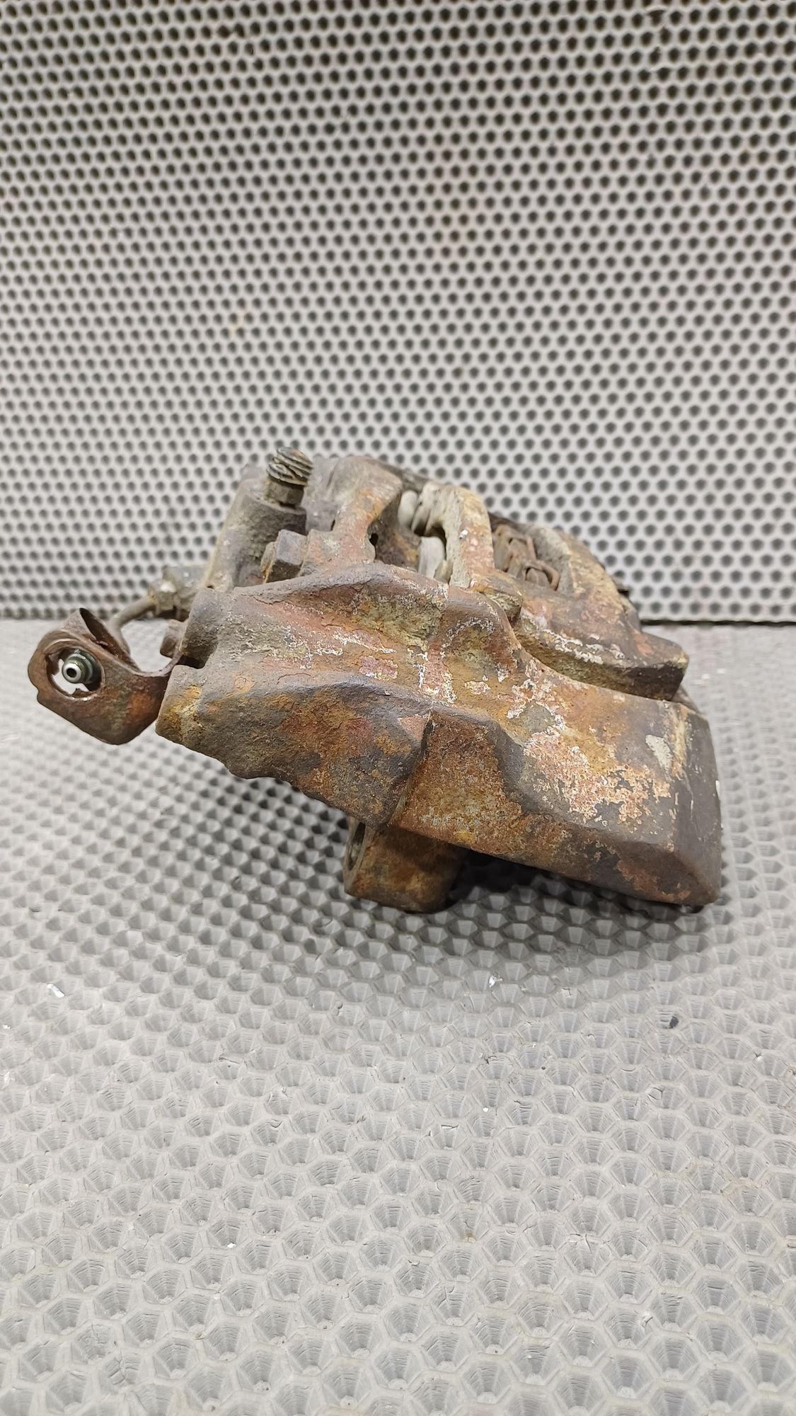 https://ycs.partsauto.market/partsauto-images/thmbs/userImages/c8f07ba63eb5b2f0f6006ea854bf8f7d/part/f53b9085-489c-4a3d-88fc-940a75f02b2f_1774338356473.jpg