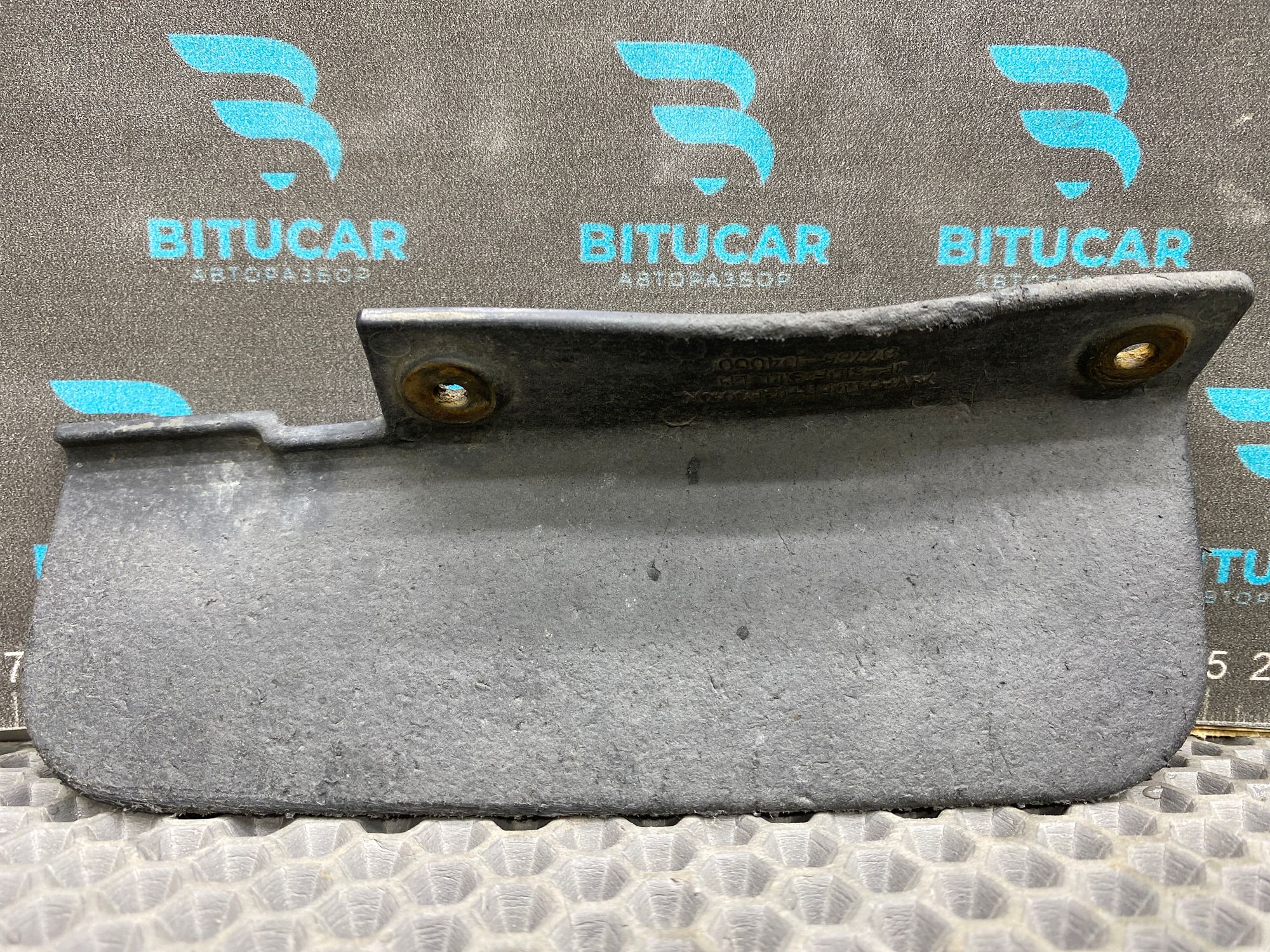 https://ycs.partsauto.market/partsauto-images/thmbs/userImages/c8f07ba63eb5b2f0f6006ea854bf8f7d/part/f55f70dd-2e18-4682-a882-0f292be43a93_1777645218176.jpg