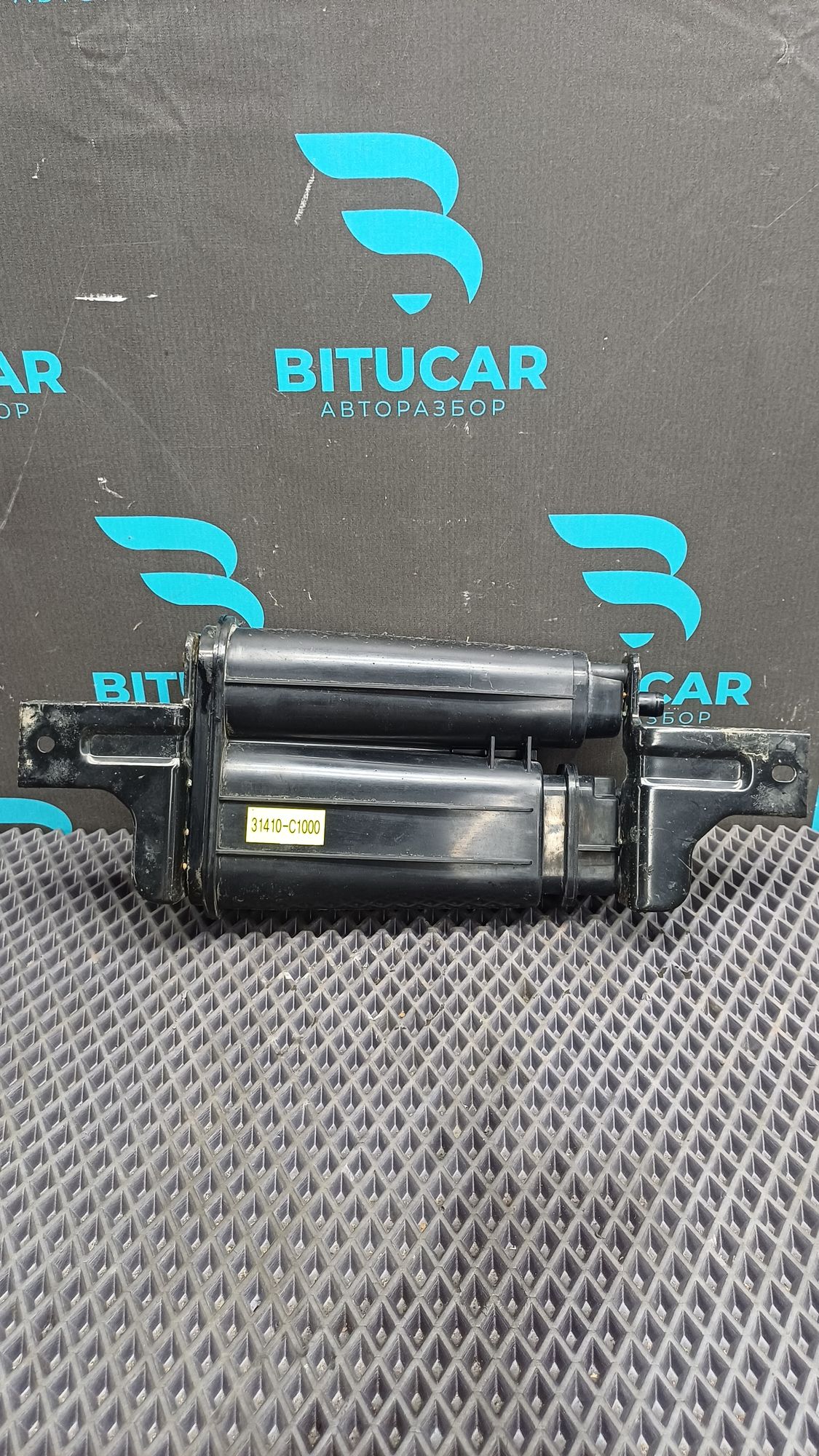 https://ycs.partsauto.market/partsauto-images/thmbs/userImages/c8f07ba63eb5b2f0f6006ea854bf8f7d/part/f6202b0b-d7eb-4c9c-9459-dc93a6c2eec6_1775215814292.jpg