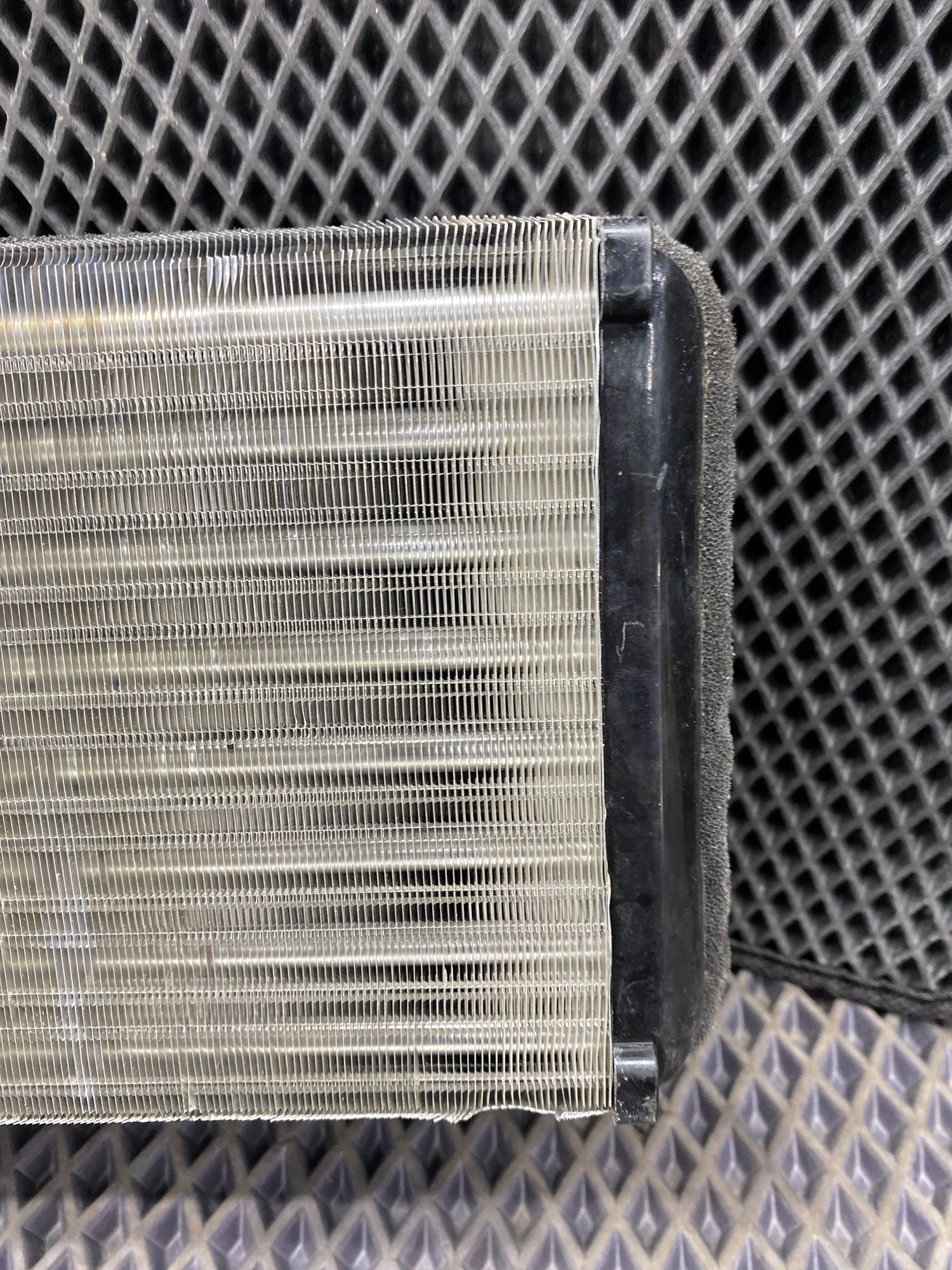 https://ycs.partsauto.market/partsauto-images/thmbs/userImages/c8f07ba63eb5b2f0f6006ea854bf8f7d/part/f675bb07-d688-4104-a397-a6e2027349b4_1772705401937.jpg