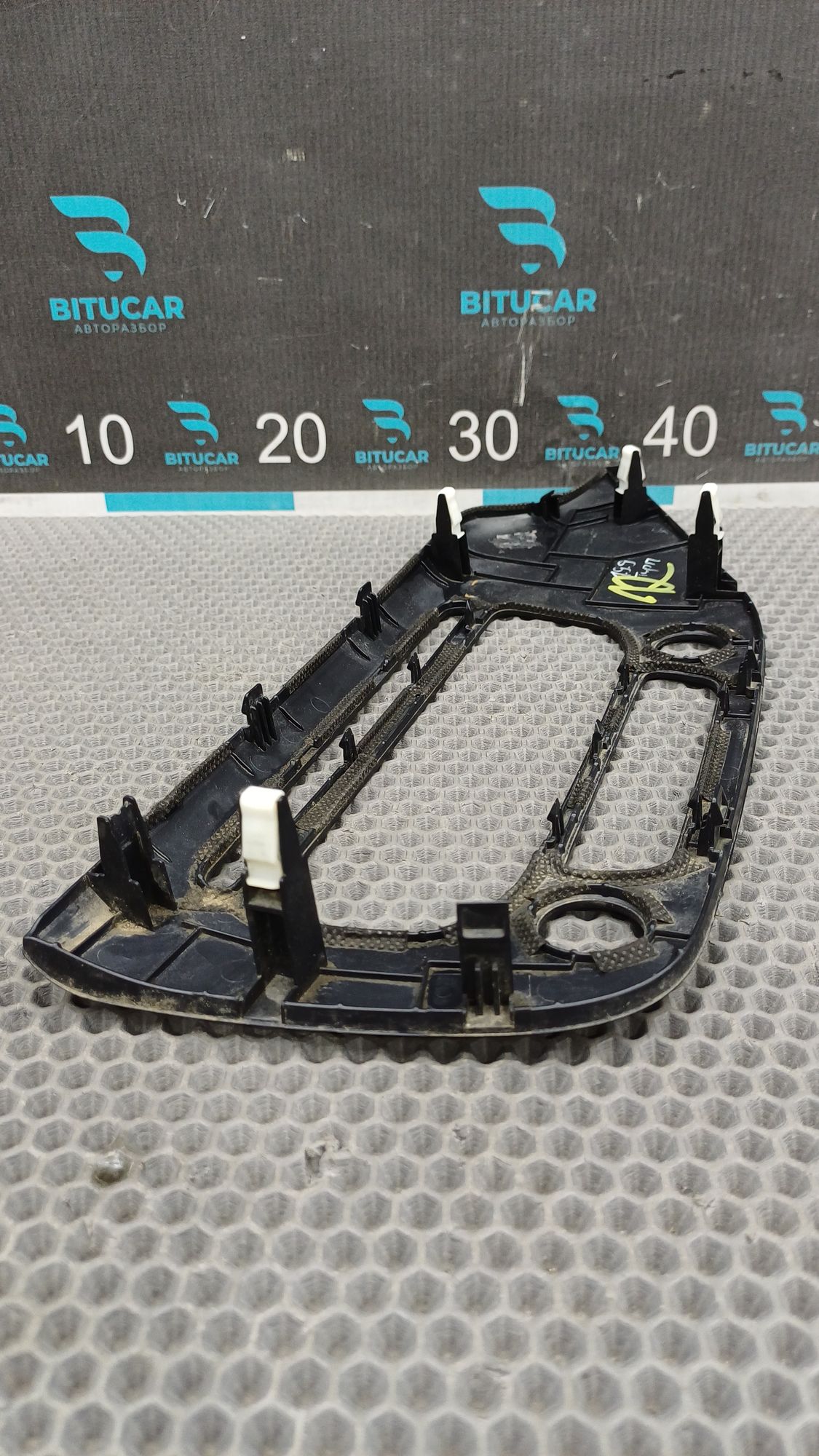 https://ycs.partsauto.market/partsauto-images/thmbs/userImages/c8f07ba63eb5b2f0f6006ea854bf8f7d/part/f698bdf5-0049-46bf-b89e-e4a9902b8f38_1776320357759.jpg