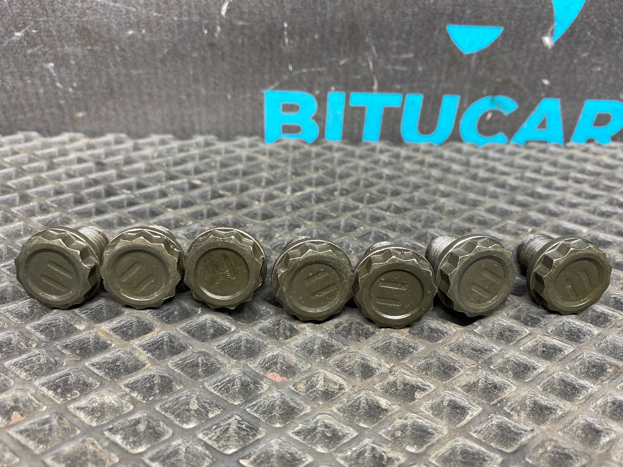 https://ycs.partsauto.market/partsauto-images/thmbs/userImages/c8f07ba63eb5b2f0f6006ea854bf8f7d/part/f709bc5e-6de3-41f8-86e0-2b65be94169f_1777209644365.jpg