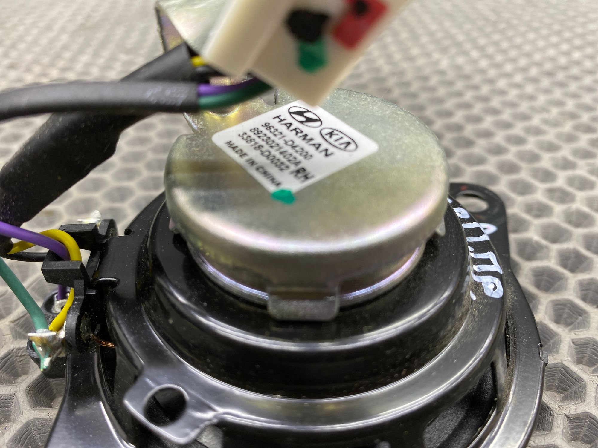 https://ycs.partsauto.market/partsauto-images/thmbs/userImages/c8f07ba63eb5b2f0f6006ea854bf8f7d/part/f74d9457-c6f0-4871-ae08-a4cbc3213be5_1777649730530.jpg