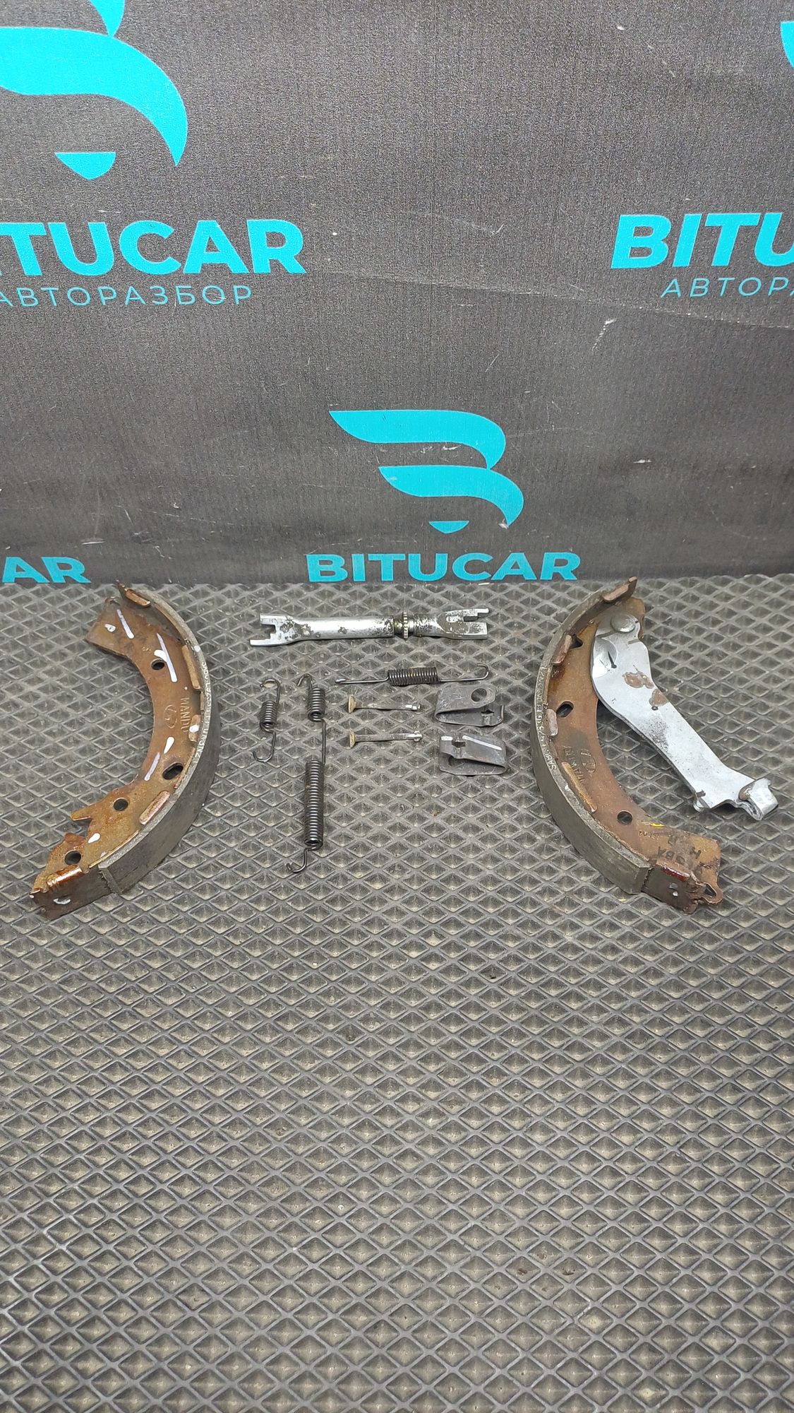 https://ycs.partsauto.market/partsauto-images/thmbs/userImages/c8f07ba63eb5b2f0f6006ea854bf8f7d/part/f7b18b83-827f-4060-8e6d-643a45dc0e95_1777101607062.jpg