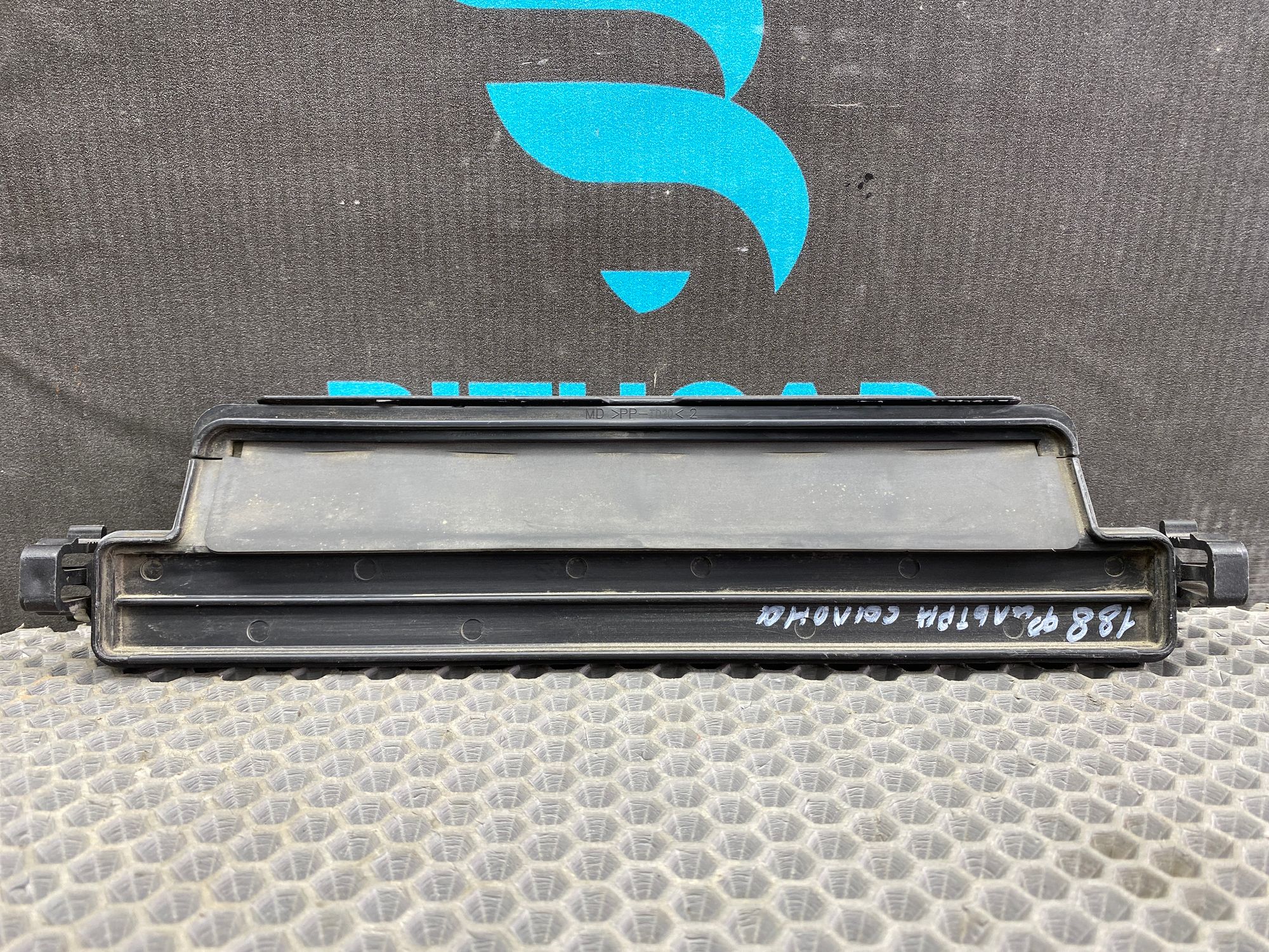https://ycs.partsauto.market/partsauto-images/thmbs/userImages/c8f07ba63eb5b2f0f6006ea854bf8f7d/part/f8774bf7-5925-44b3-b432-06010b97f621_1777551374081.jpg