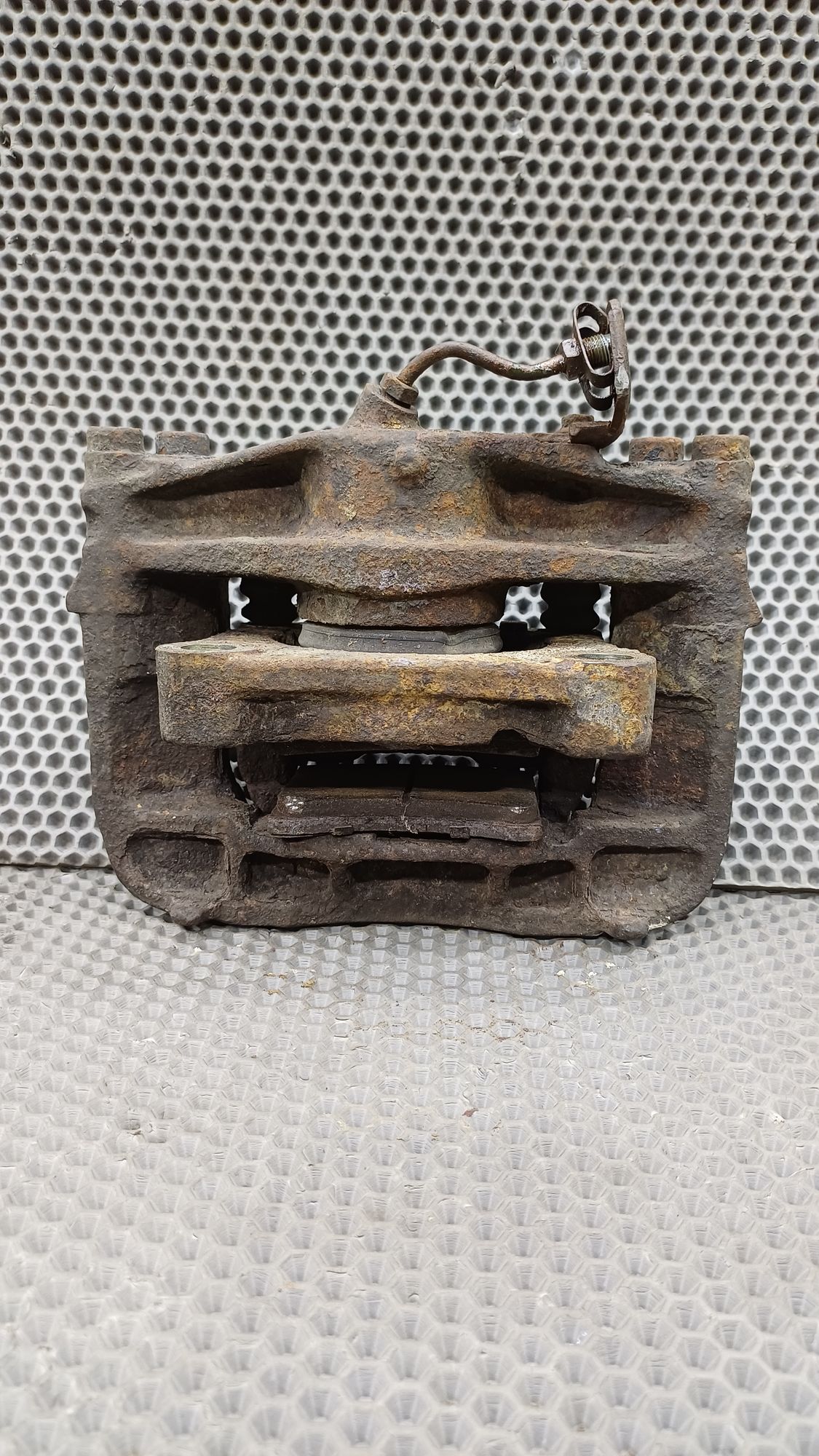 https://ycs.partsauto.market/partsauto-images/thmbs/userImages/c8f07ba63eb5b2f0f6006ea854bf8f7d/part/f87f3bdc-6c77-4a4e-8cdc-7f21187d4ccc_1774338355928.jpg