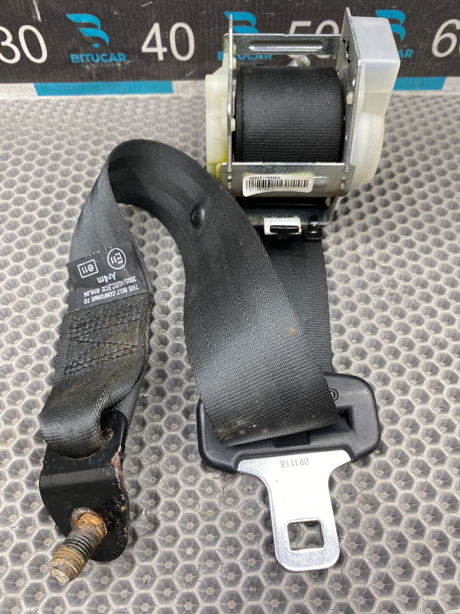 https://ycs.partsauto.market/partsauto-images/thmbs/userImages/c8f07ba63eb5b2f0f6006ea854bf8f7d/part/f8977a98-3807-4871-9359-08247a678dd6_1775041286122.jpg