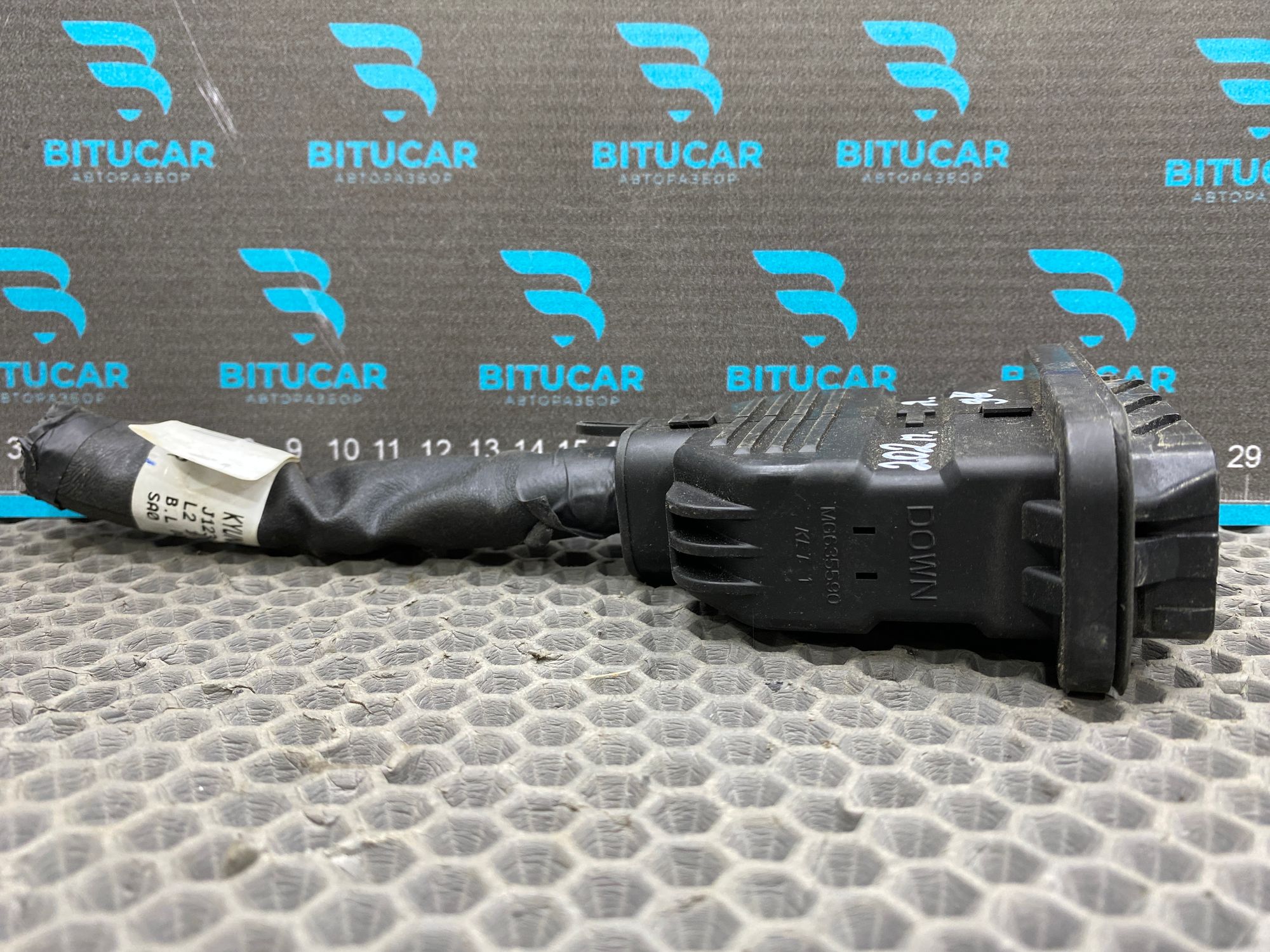 https://ycs.partsauto.market/partsauto-images/thmbs/userImages/c8f07ba63eb5b2f0f6006ea854bf8f7d/part/f8eeb15c-8917-4fee-a1d7-60aeee09a142_1777815150130.jpg