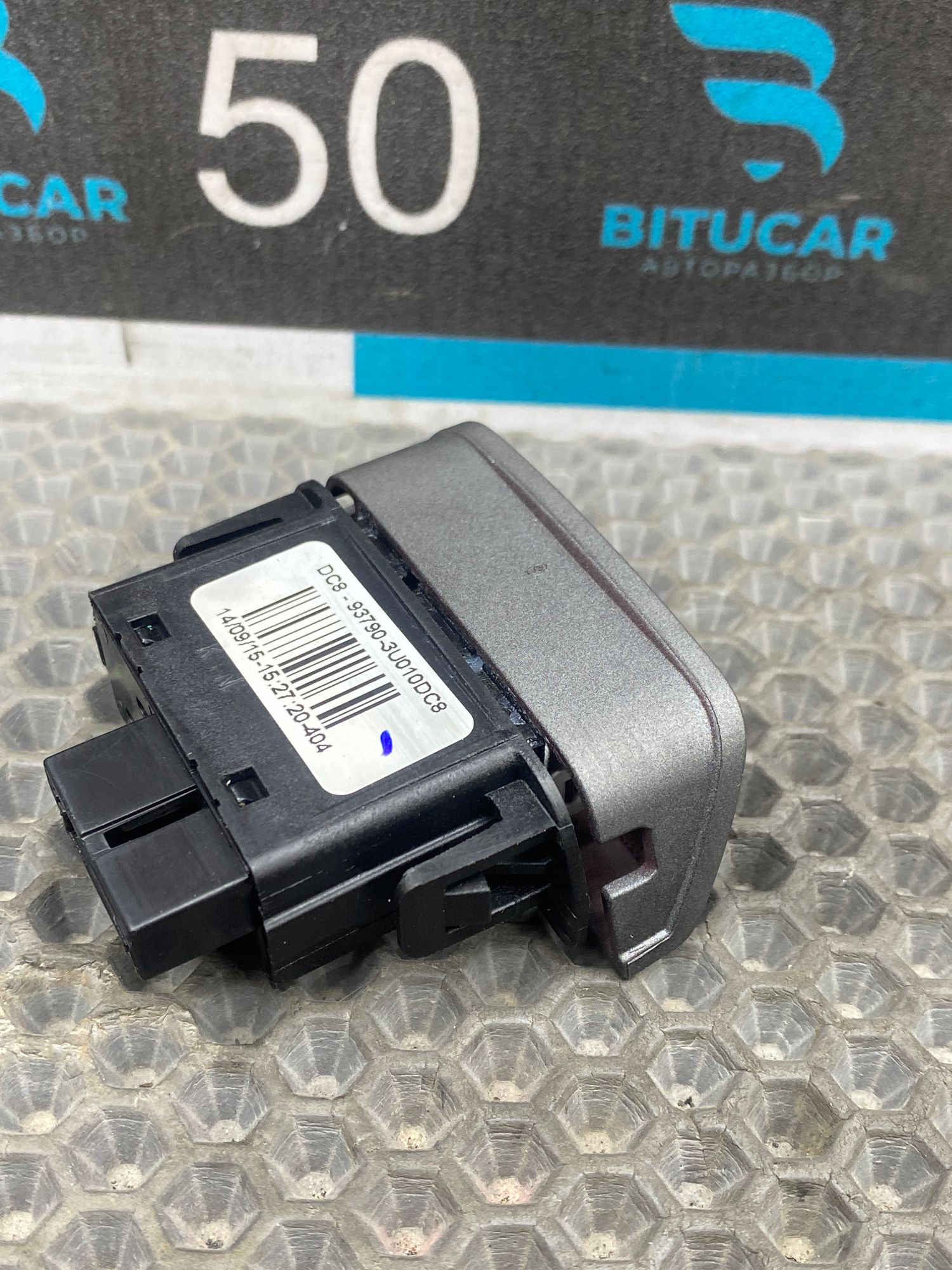 https://ycs.partsauto.market/partsauto-images/thmbs/userImages/c8f07ba63eb5b2f0f6006ea854bf8f7d/part/f8f87977-42a2-4364-9c78-2382c5de9927_1767078122388.jpg