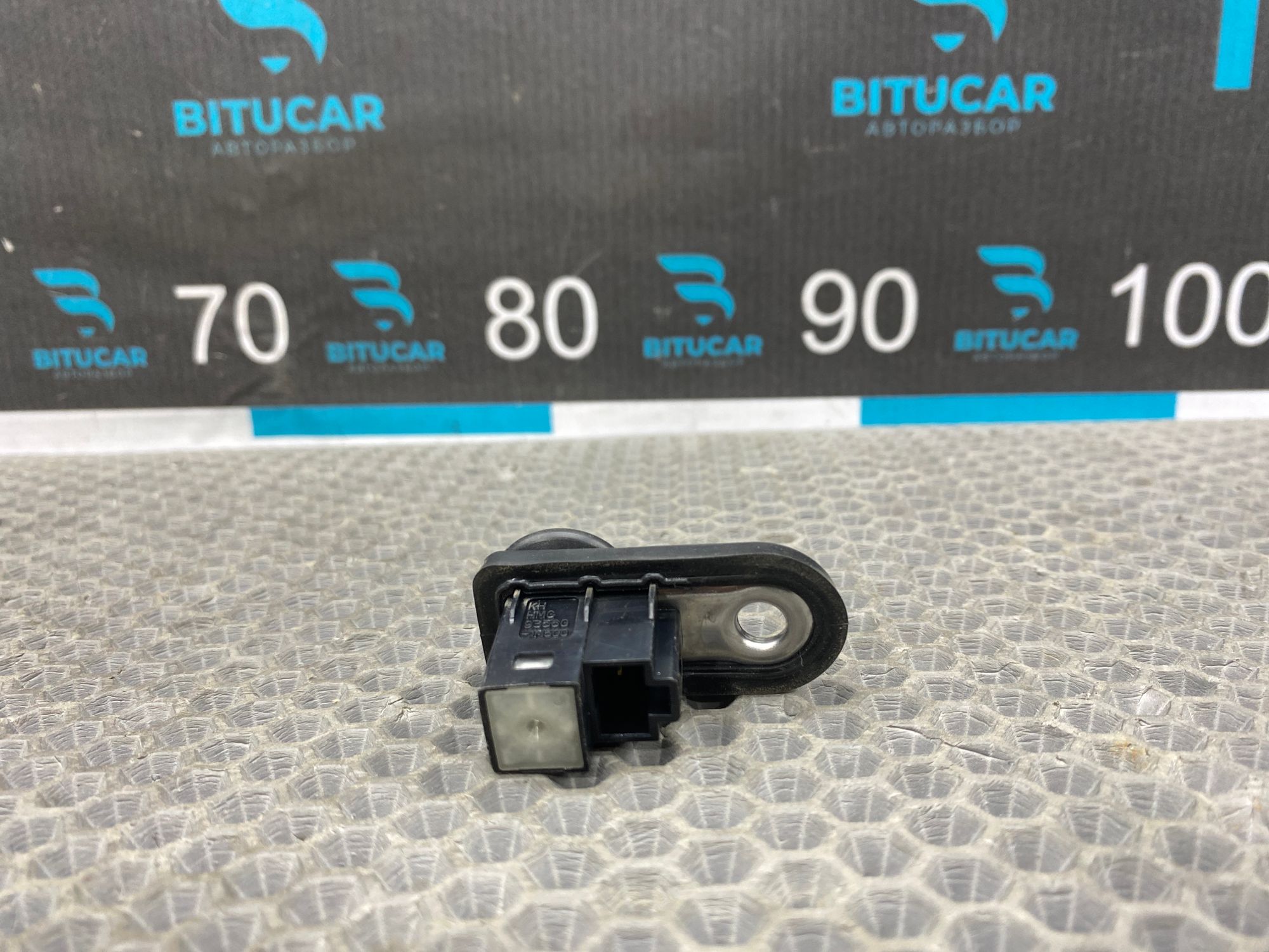 https://ycs.partsauto.market/partsauto-images/thmbs/userImages/c8f07ba63eb5b2f0f6006ea854bf8f7d/part/f8f94153-265e-41da-a393-ef2101a1154b_1766666052103.jpg