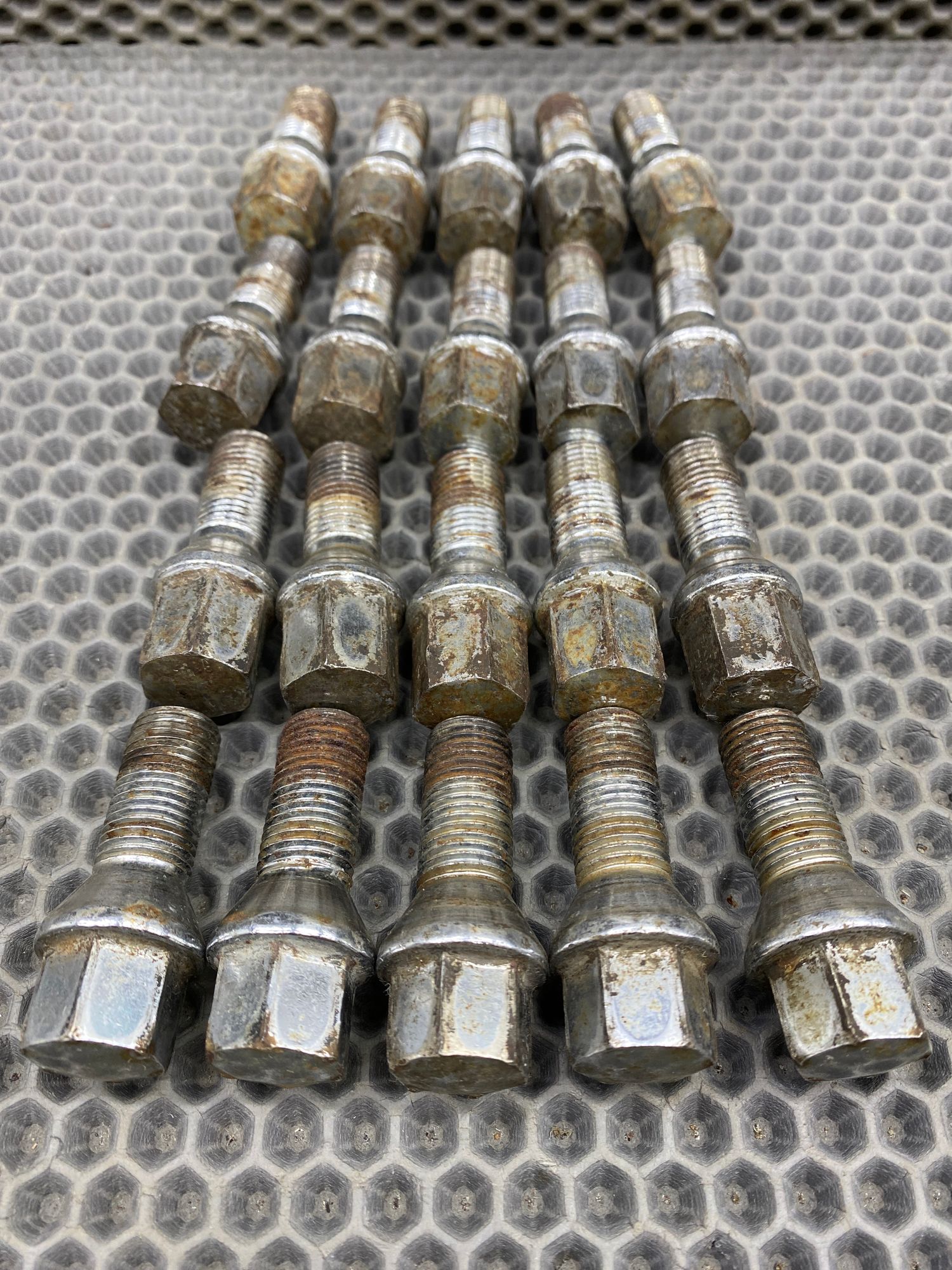 Б/У Болты колесные комплект Volkswagen Transporter T4 4 дорест. 1990—2003 1993 синий, 1490 рублей, Краснодар