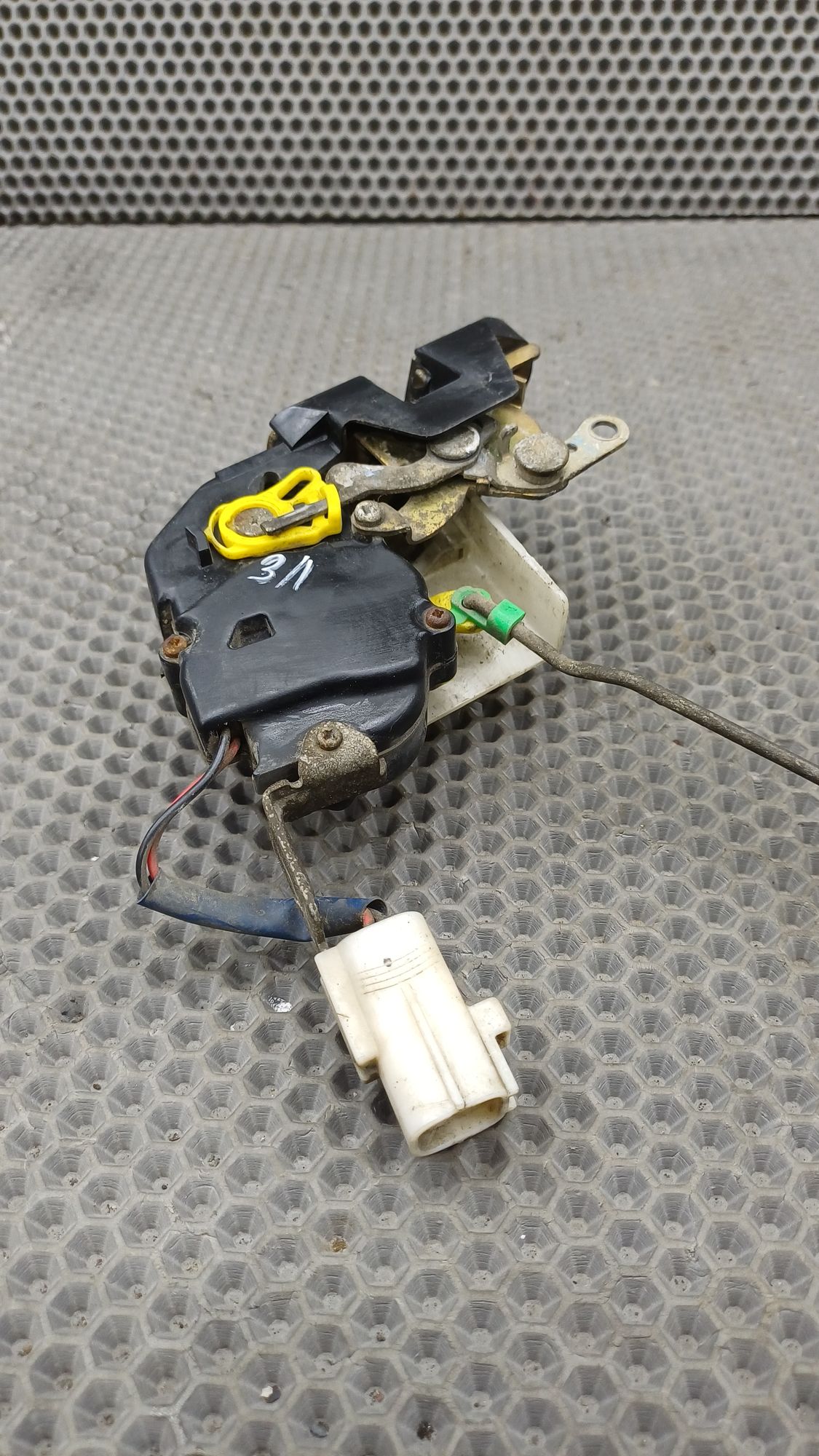 Б/У Замок двери левой задней Toyota CARINA E 6 дорест. 1992—1996 1994 Зеленый, 990 рублей, Краснодар