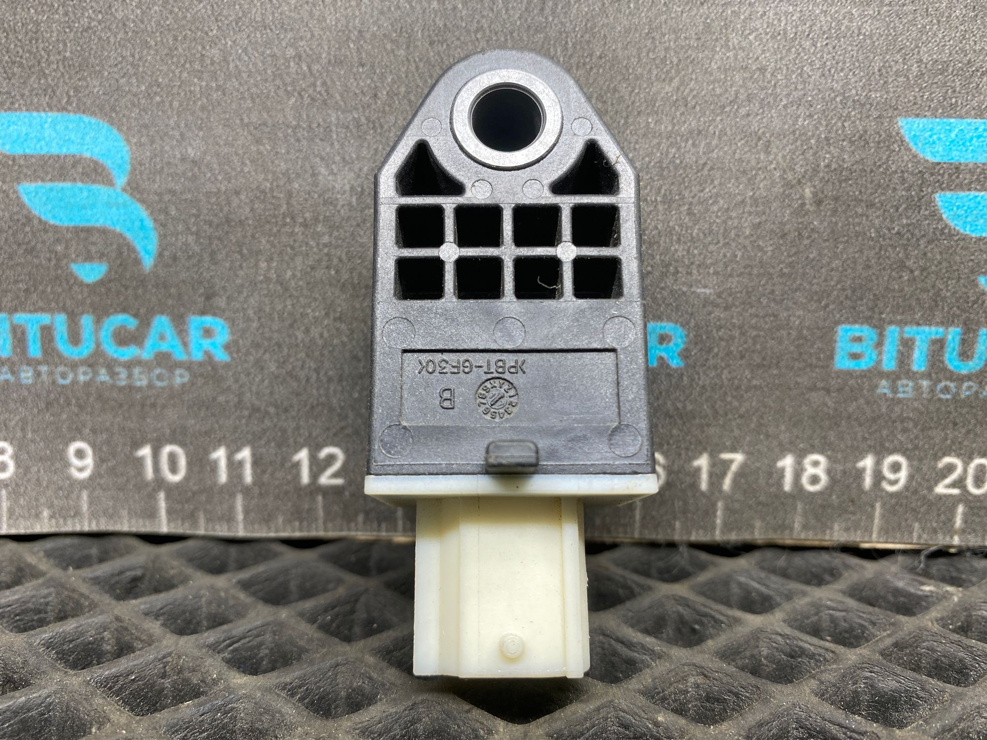 https://ycs.partsauto.market/partsauto-images/thmbs/userImages/c8f07ba63eb5b2f0f6006ea854bf8f7d/part/f9c9370d-f135-44fd-8d88-92a6a0f1e83f_1777468467097.jpg