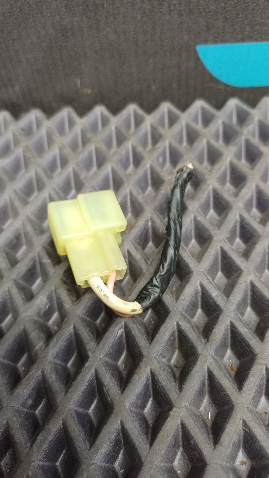 https://ycs.partsauto.market/partsauto-images/thmbs/userImages/c8f07ba63eb5b2f0f6006ea854bf8f7d/part/fa184960-bf16-4698-a693-0d33e145d03f_1774618218980.jpg